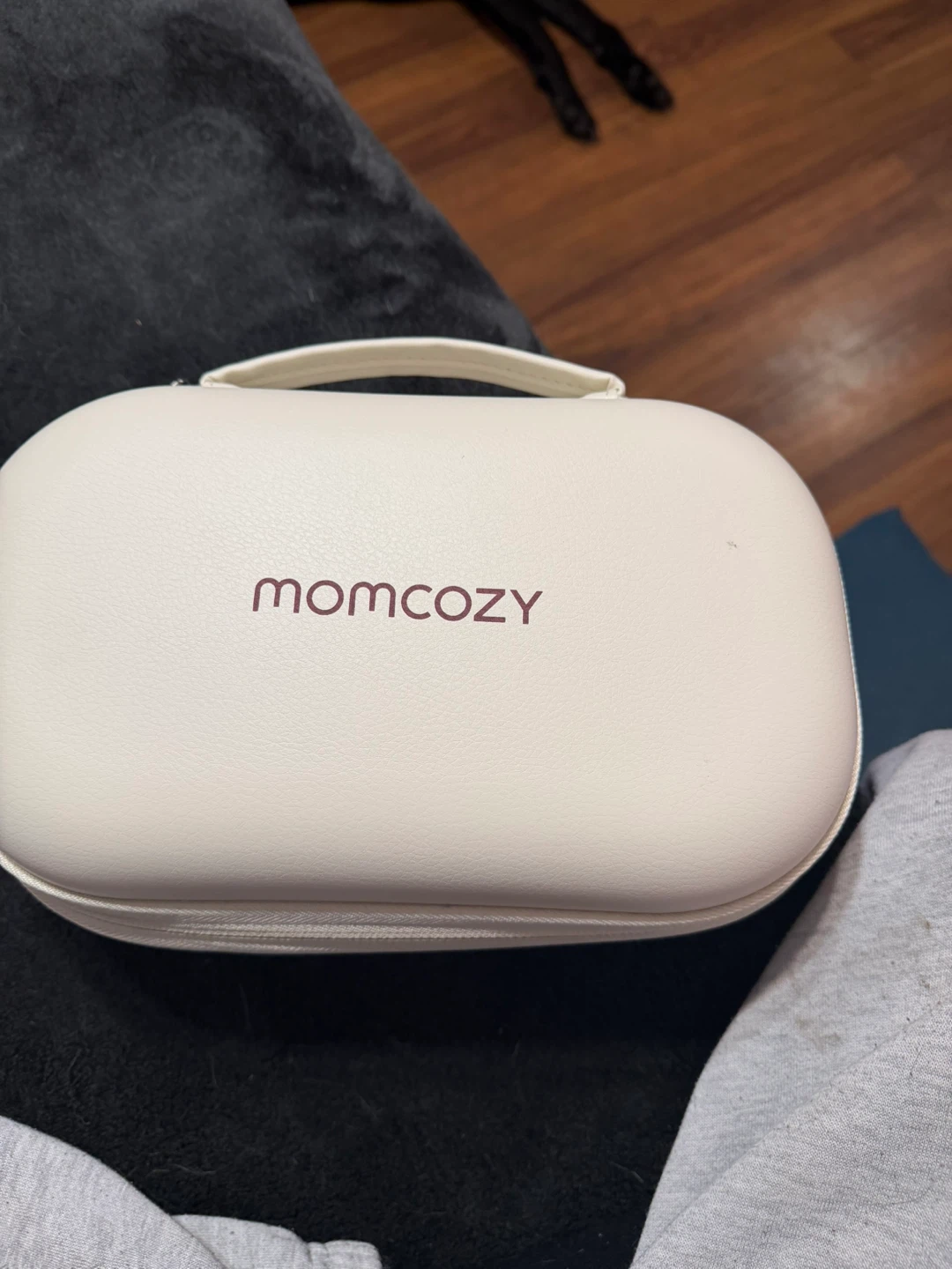 Momcozy M5 Smart Wearable Breast Pump - photo 2