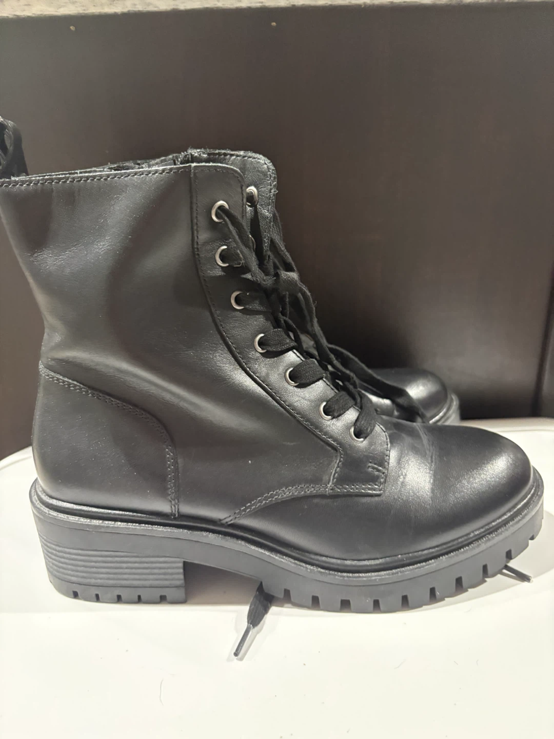 Circuit Vintage Black Lace-Up Boots
