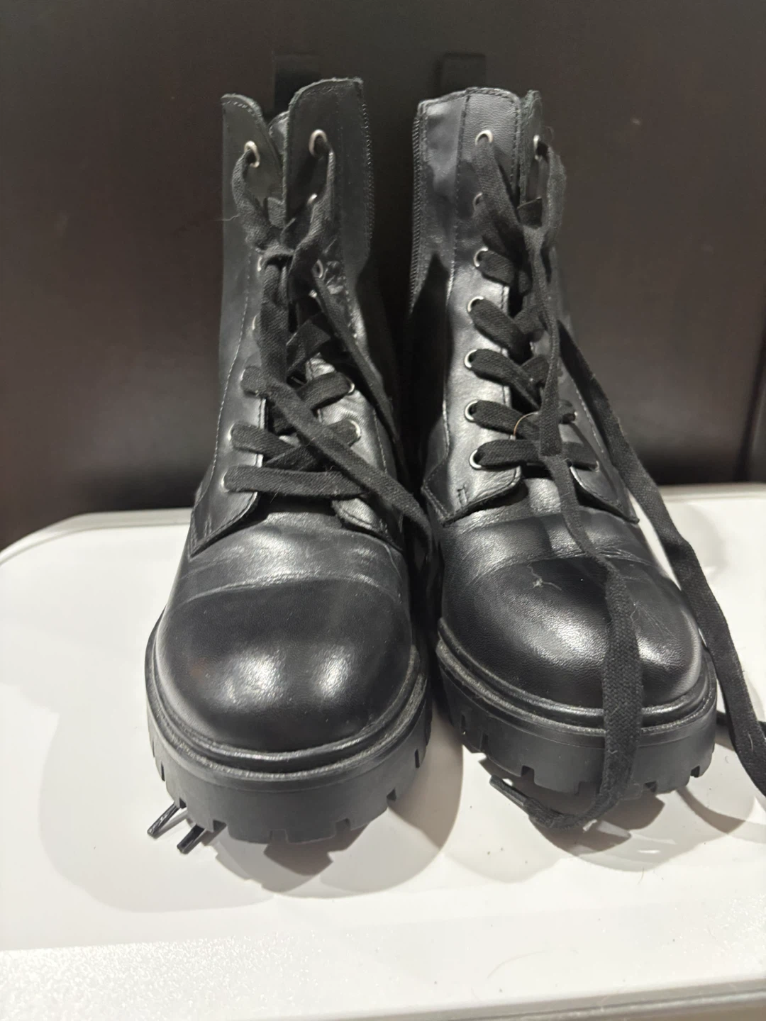 Circuit Vintage Black Lace-Up Boots - photo 2