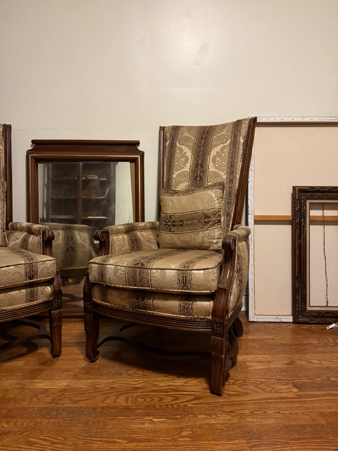 Pair of Traditional Pair of Wood Accent Chairs / Armchairs - photo 2