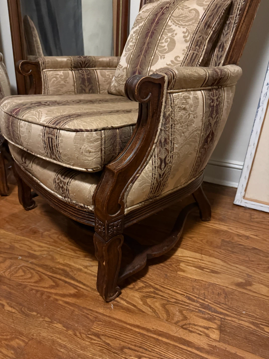 Pair of Traditional Pair of Wood Accent Chairs / Armchairs - photo 5