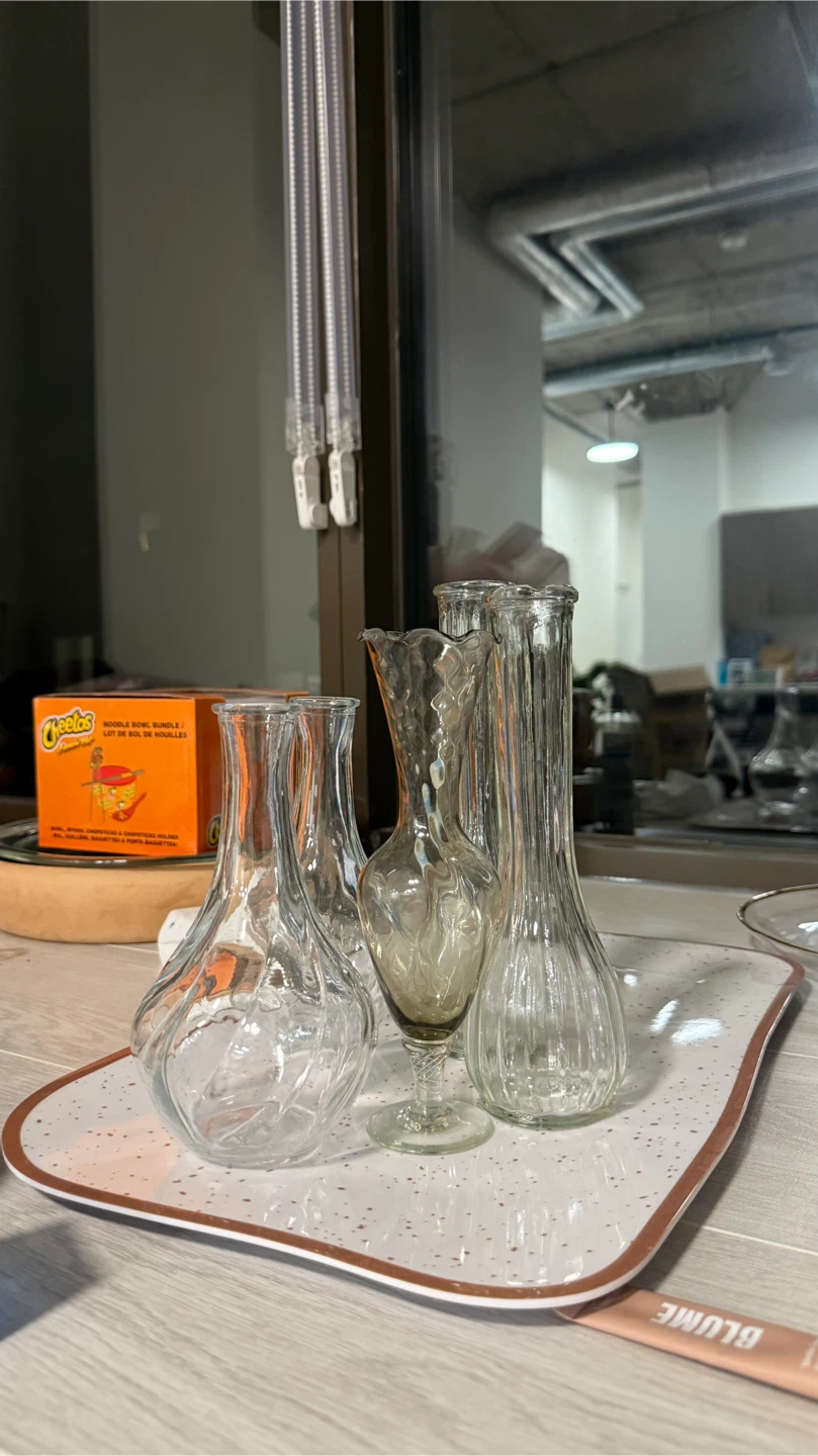 5 Assorted Glass Vases - photo 2