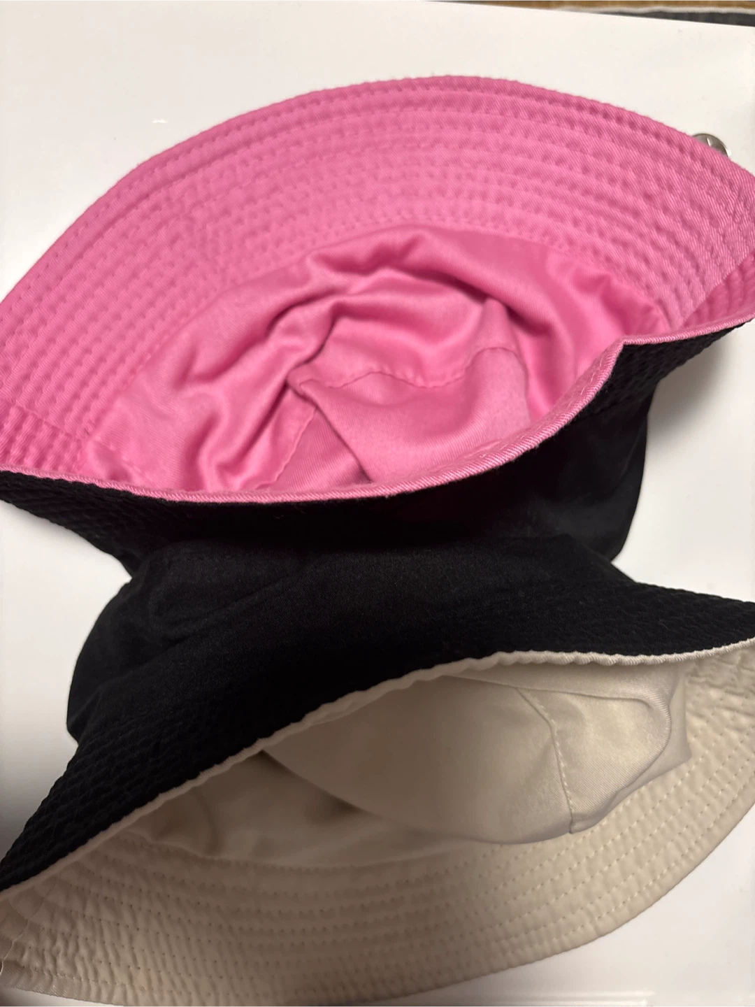2 Reversible bucket hat