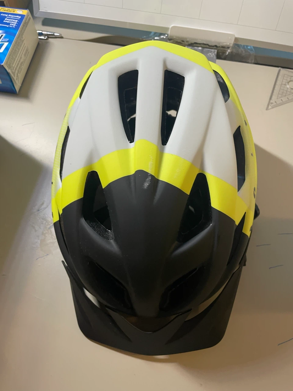BOLT Cycling Helmet Size M (54–58 cm) - photo 3