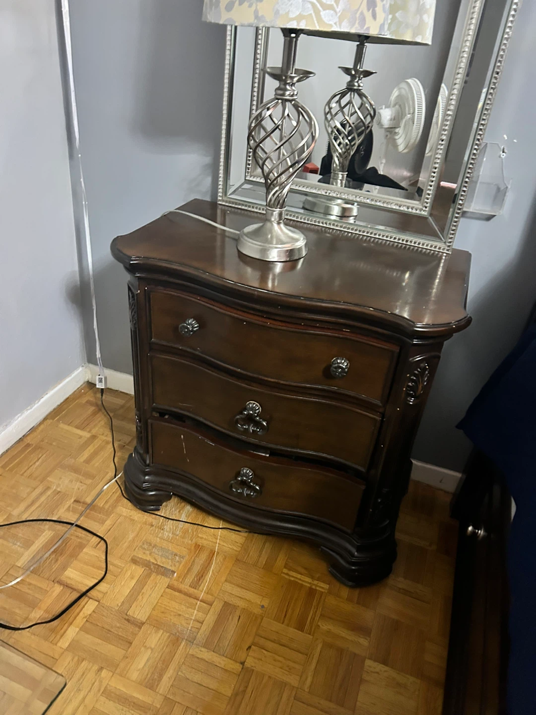 Dark Wood Bedroom Furniture Set - photo 2