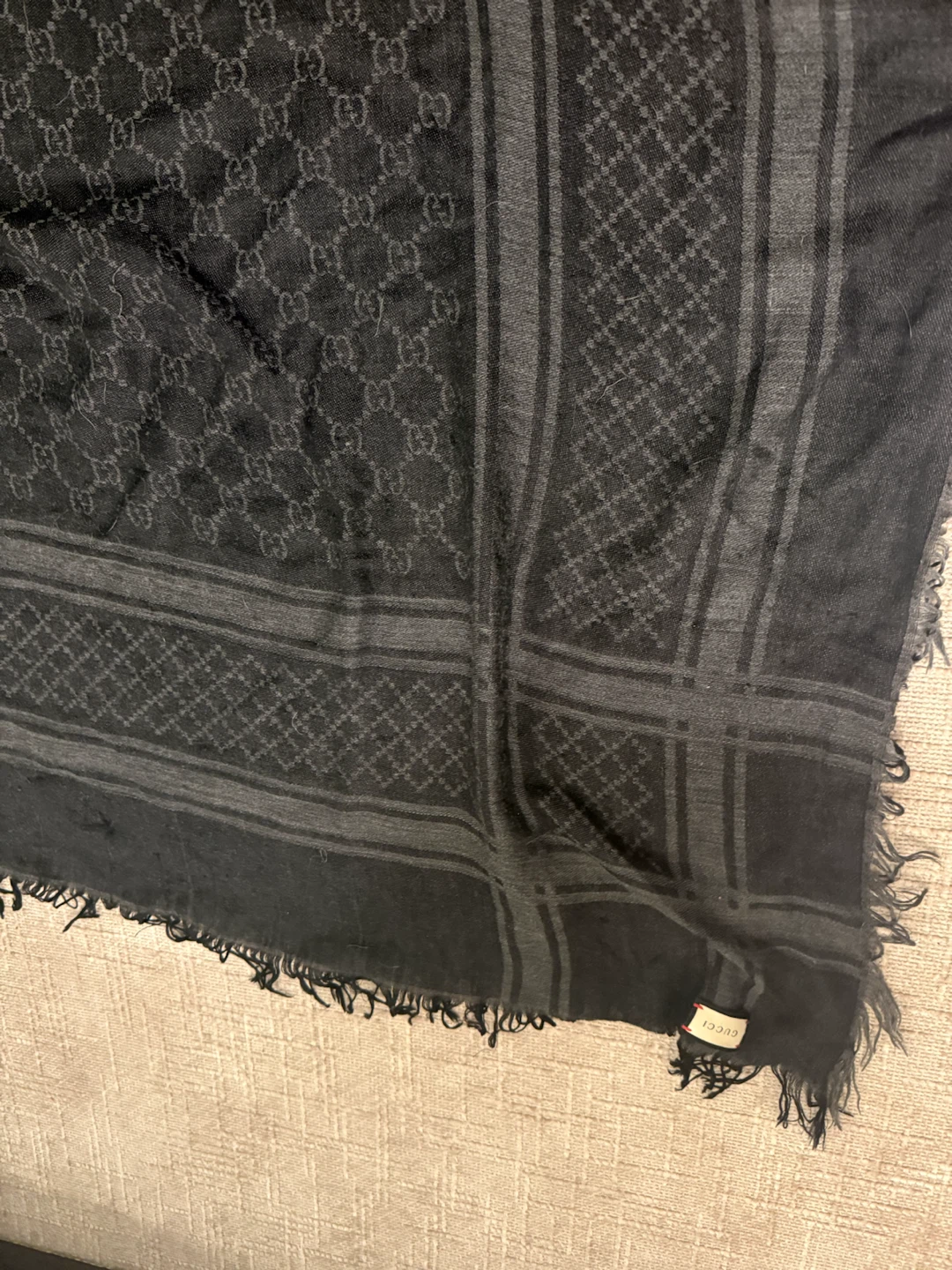 Gucci GG Monogram Scarf in Black grey silk wool - photo 5