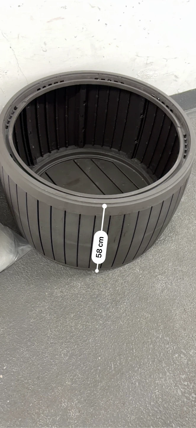 Large Round Resin Planter - photo 2