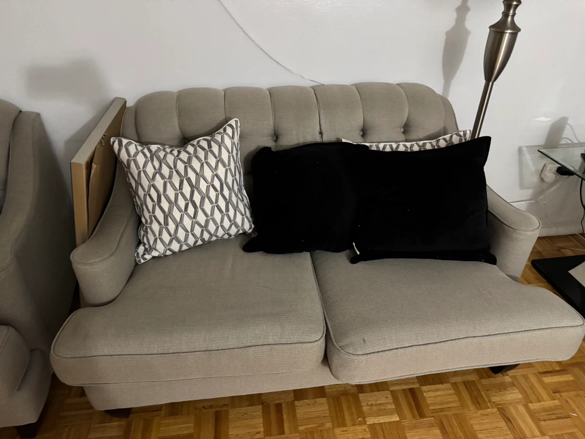 Beige Tufted Curved Sofa - photo 2