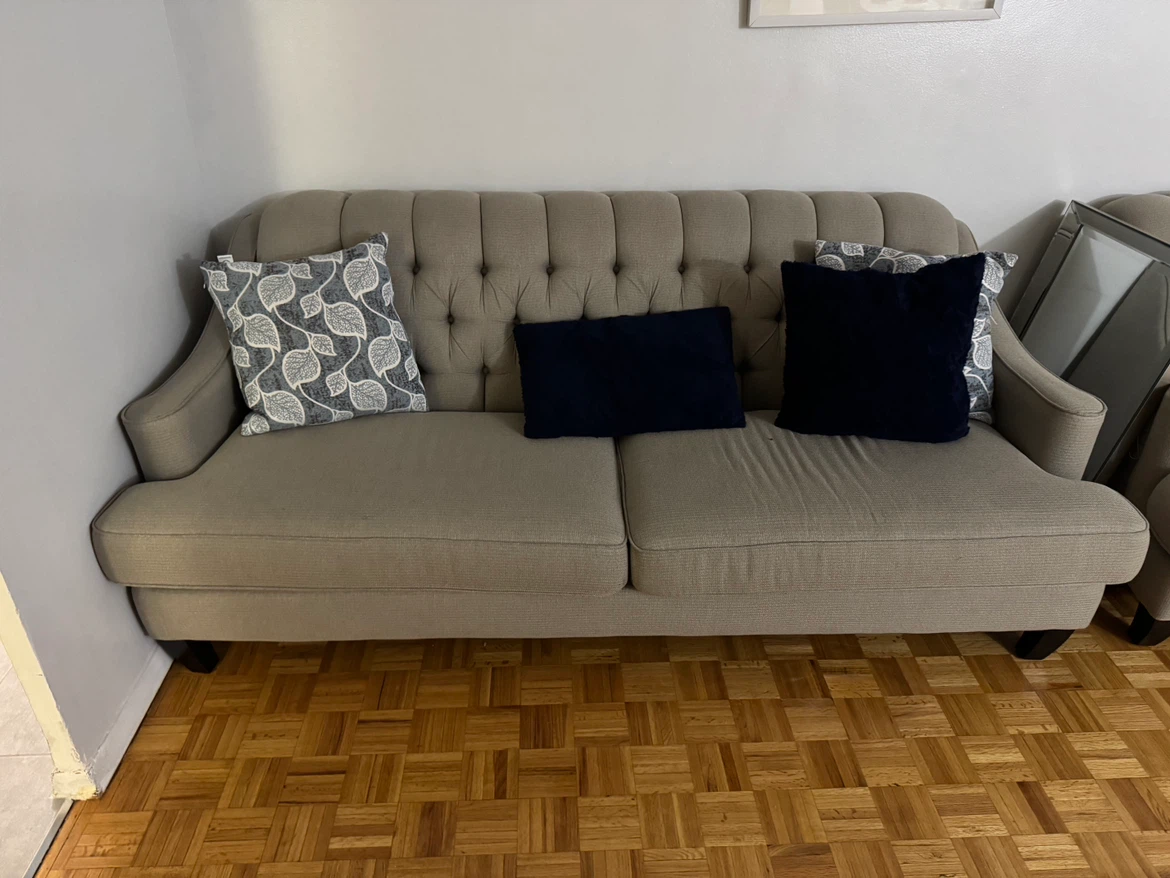 Beige Tufted Curved Sofa - photo 3