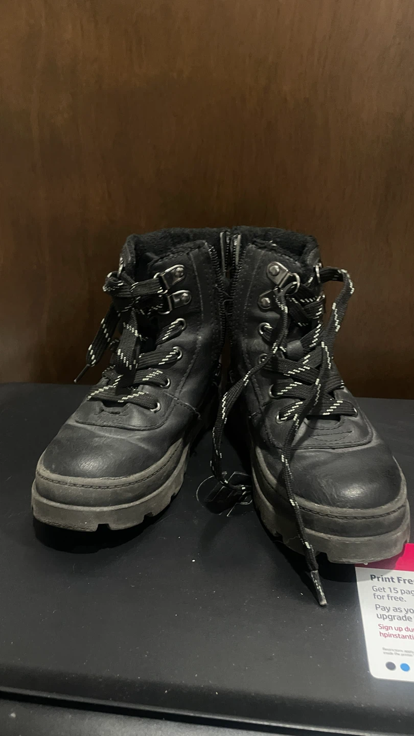 Exploring Essentials black lace-up boots size 10.5