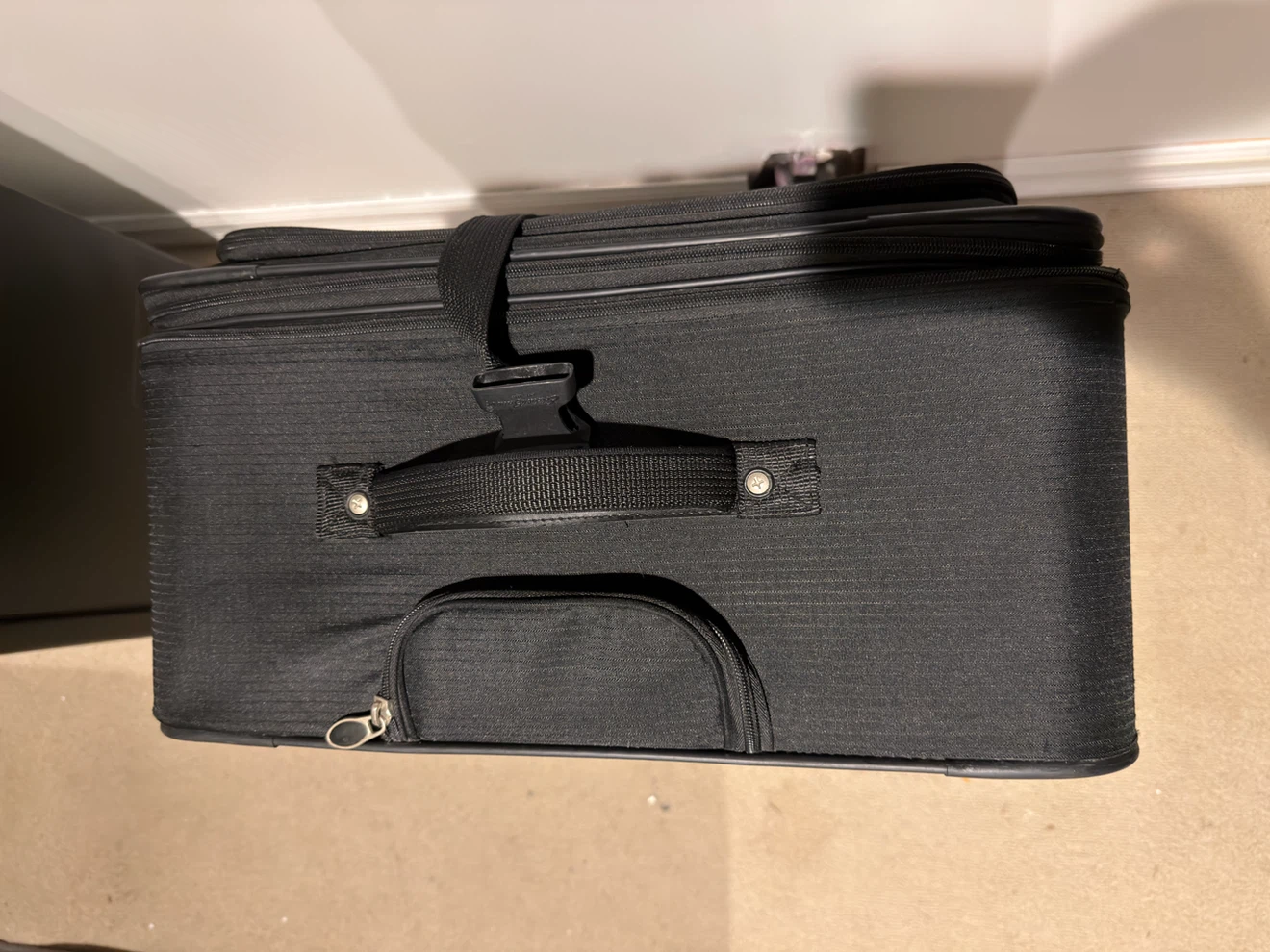 * Eddie Bauer Black Softside Suitcase – Great Condition - photo 5