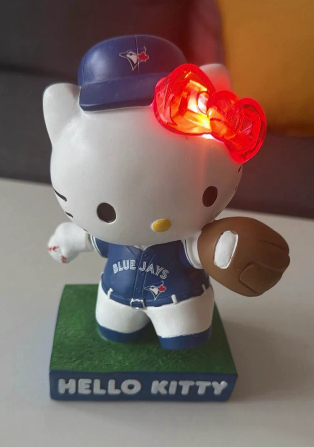 Toronto Blue Jays Hello Kitty Bobblehead - photo 2