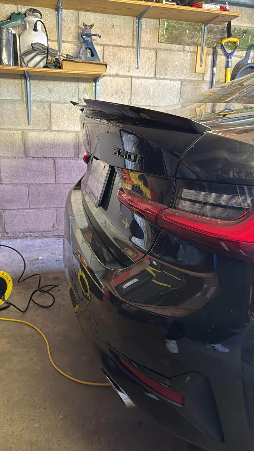 Black large spoiler for BMW 330i xDrive