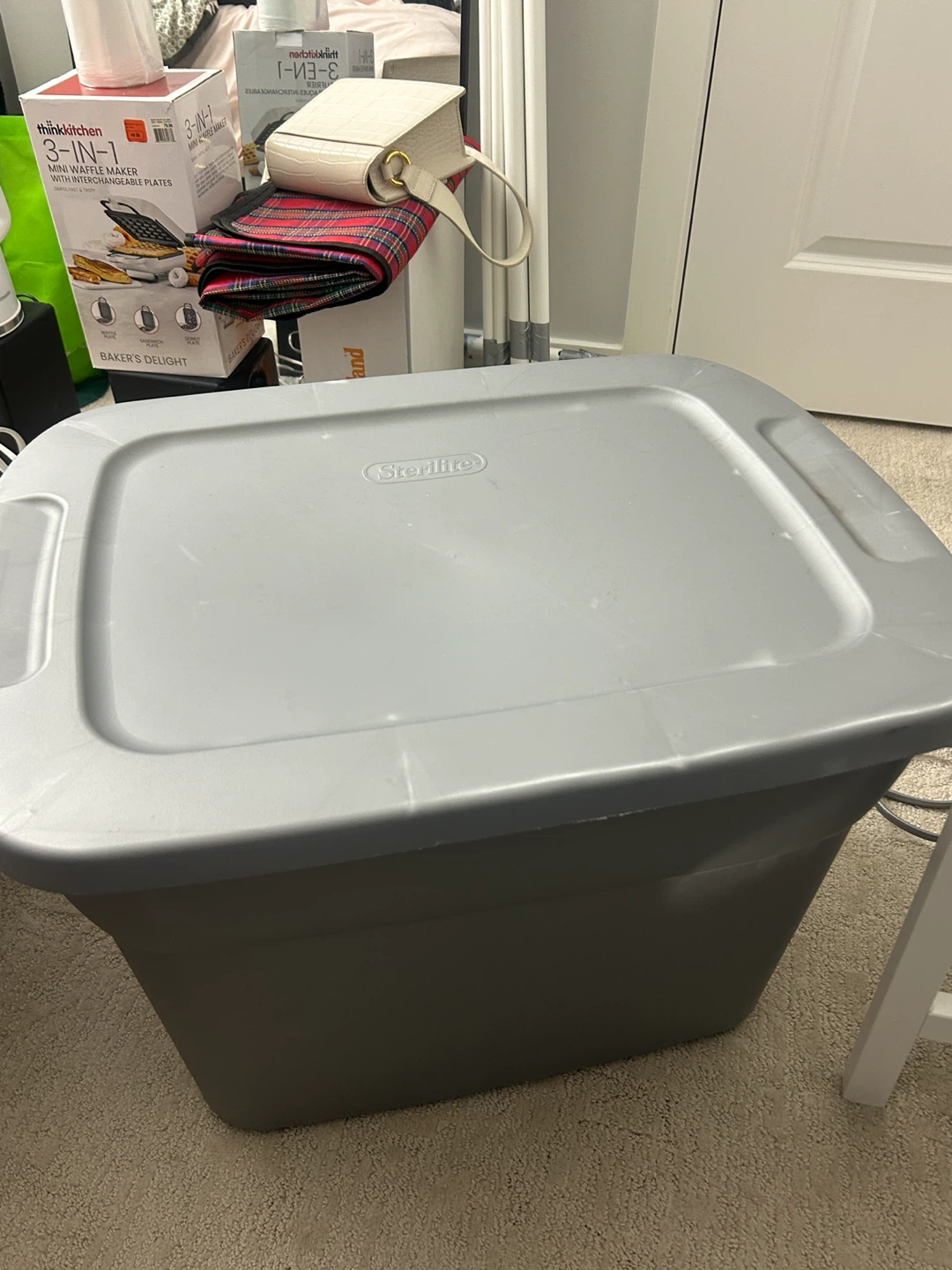 Sterilite storage bin