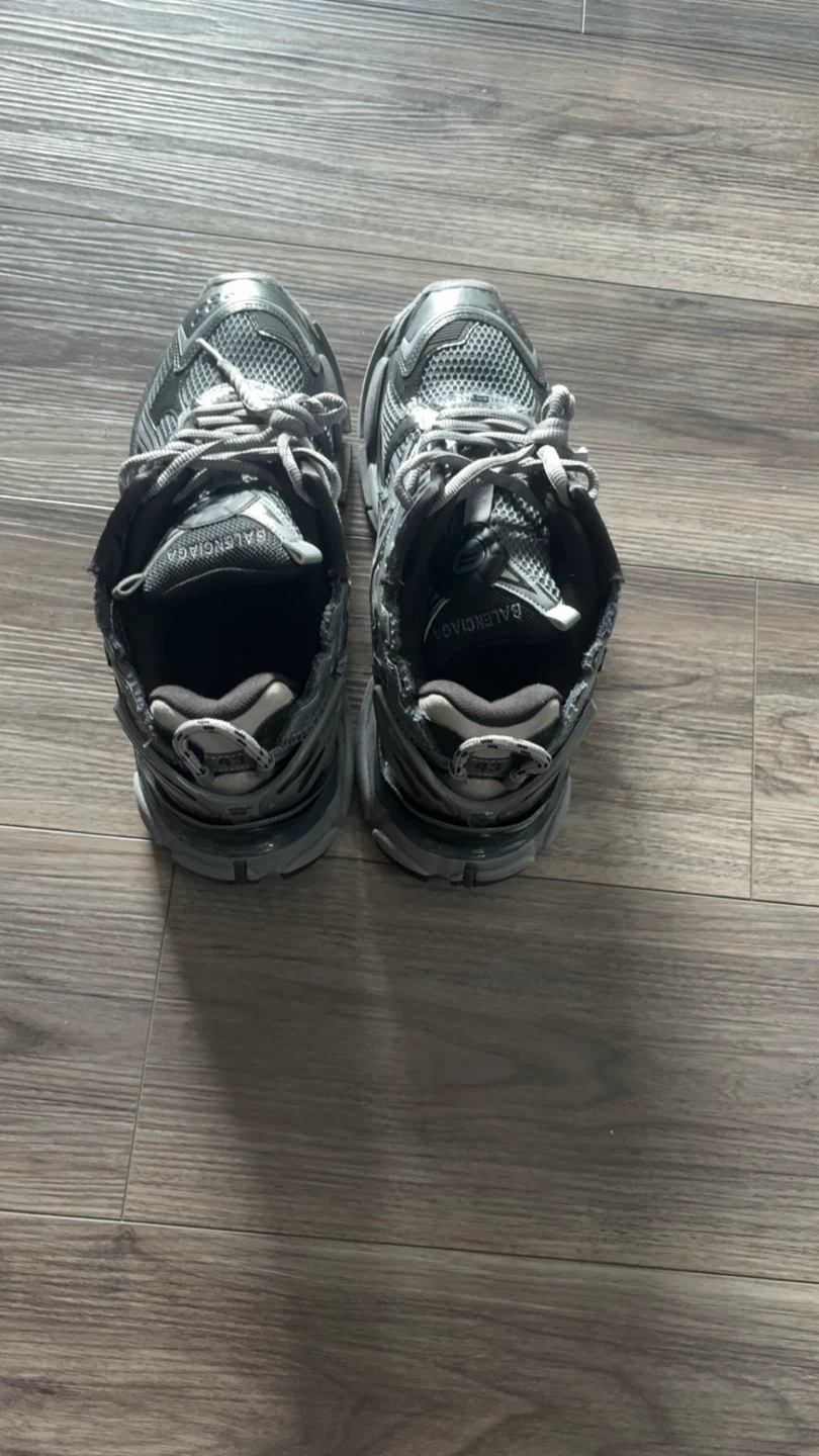 Balenciaga Runners - photo 3