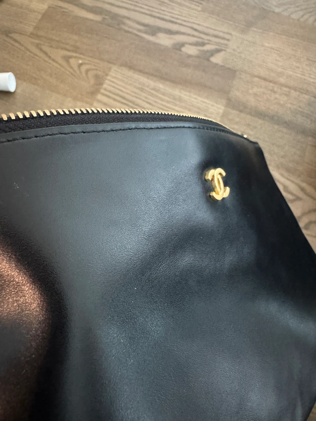 Chanel black leather flat pouch - photo 2