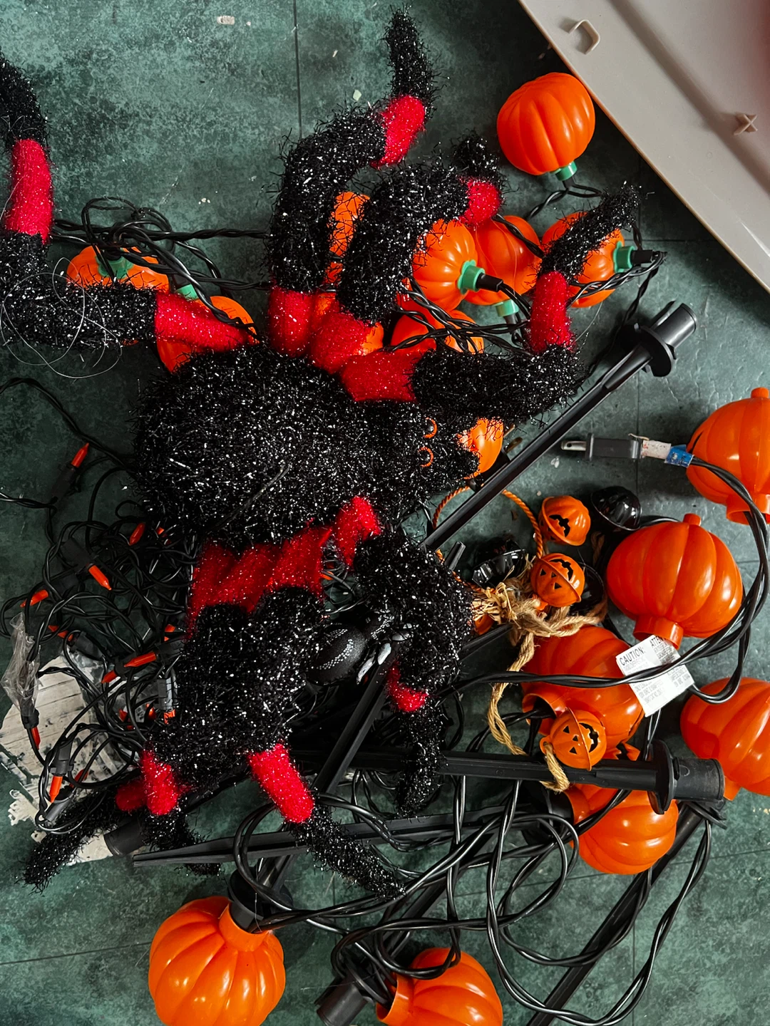 Halloween Party Game and Decor Lot - photo 2