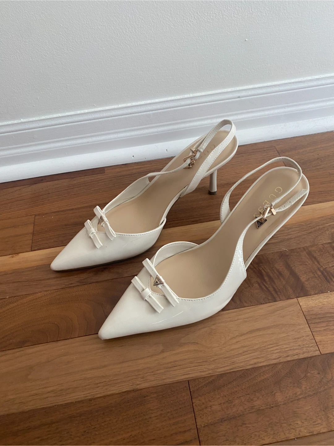 NEW Guess White Buckled Slingback Kitten Heels - photo 2