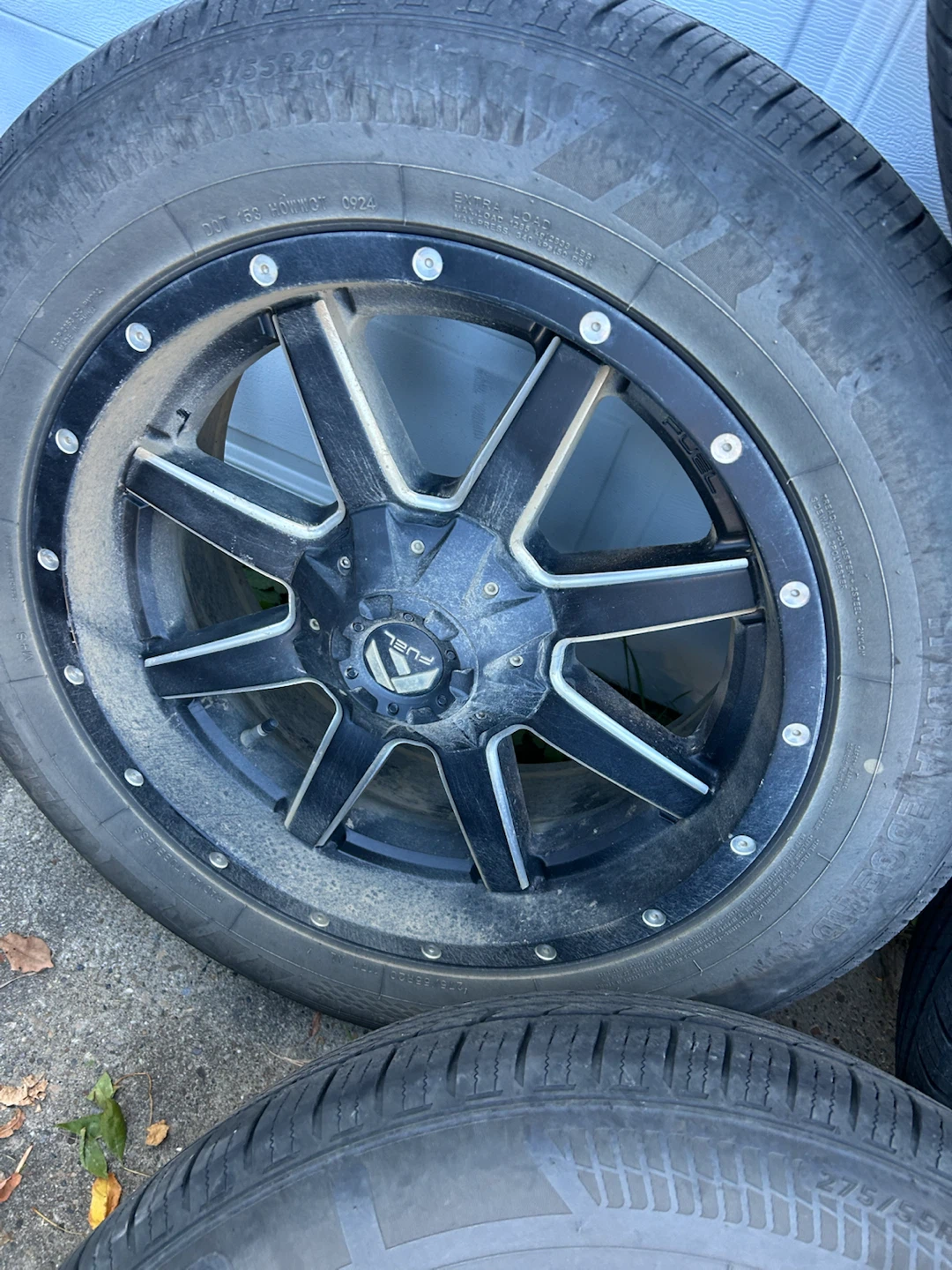 Set of 4 Fuel Wheels with 275/55R20 Tires - photo 3