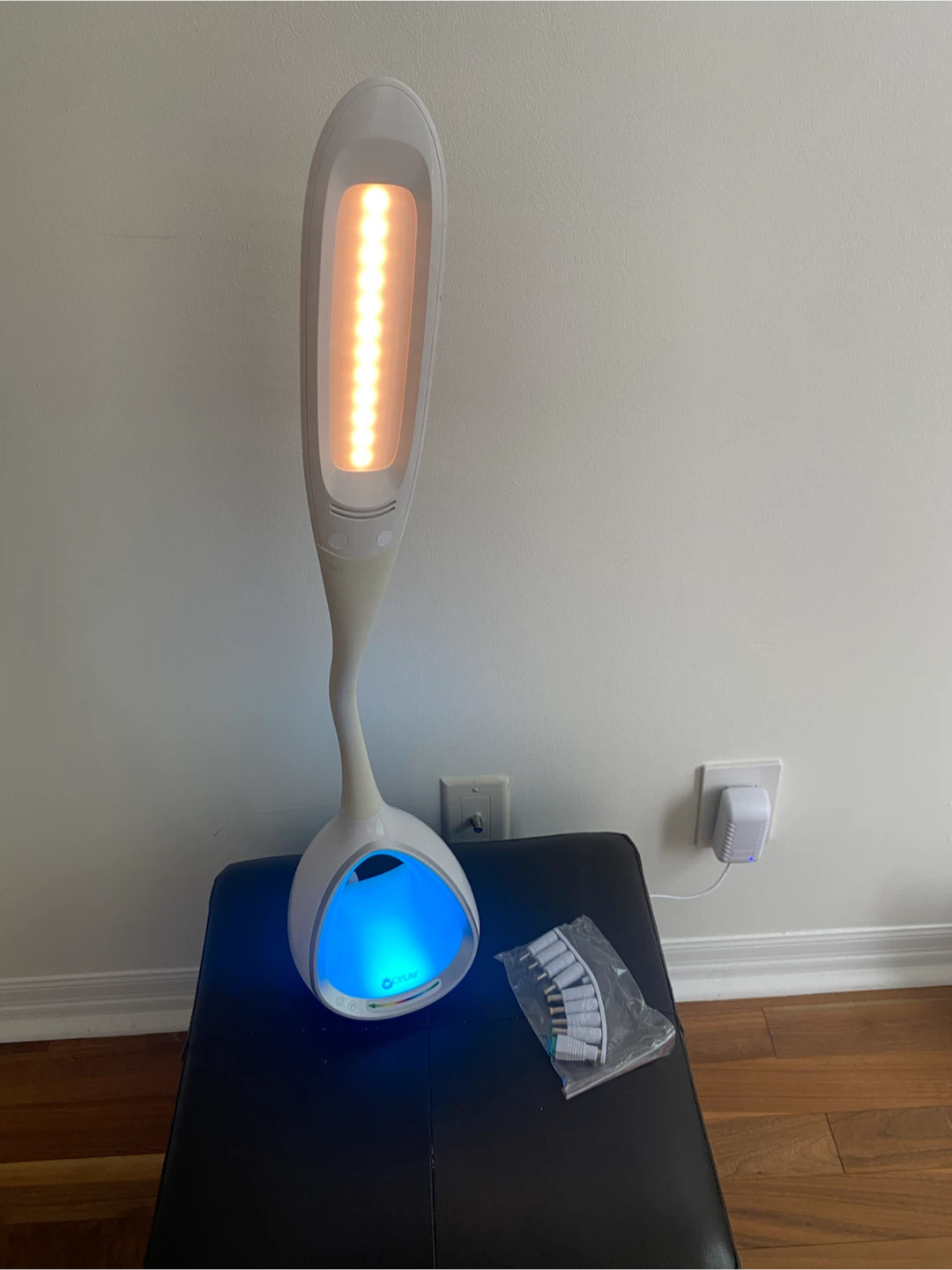 LED Desk Lamp - photo 3