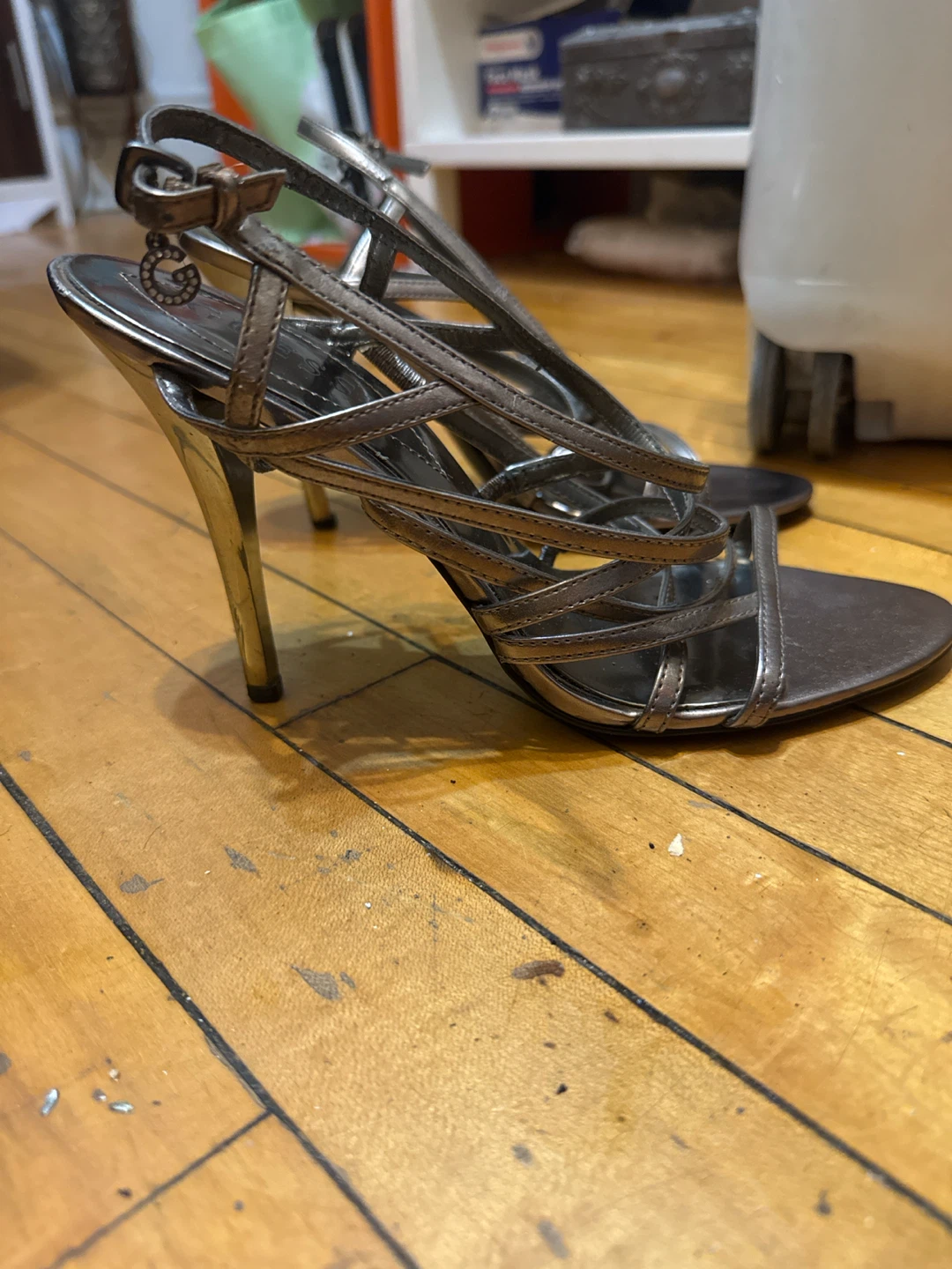 Guess metallic silver stiletto heels size 9.5M - photo 2
