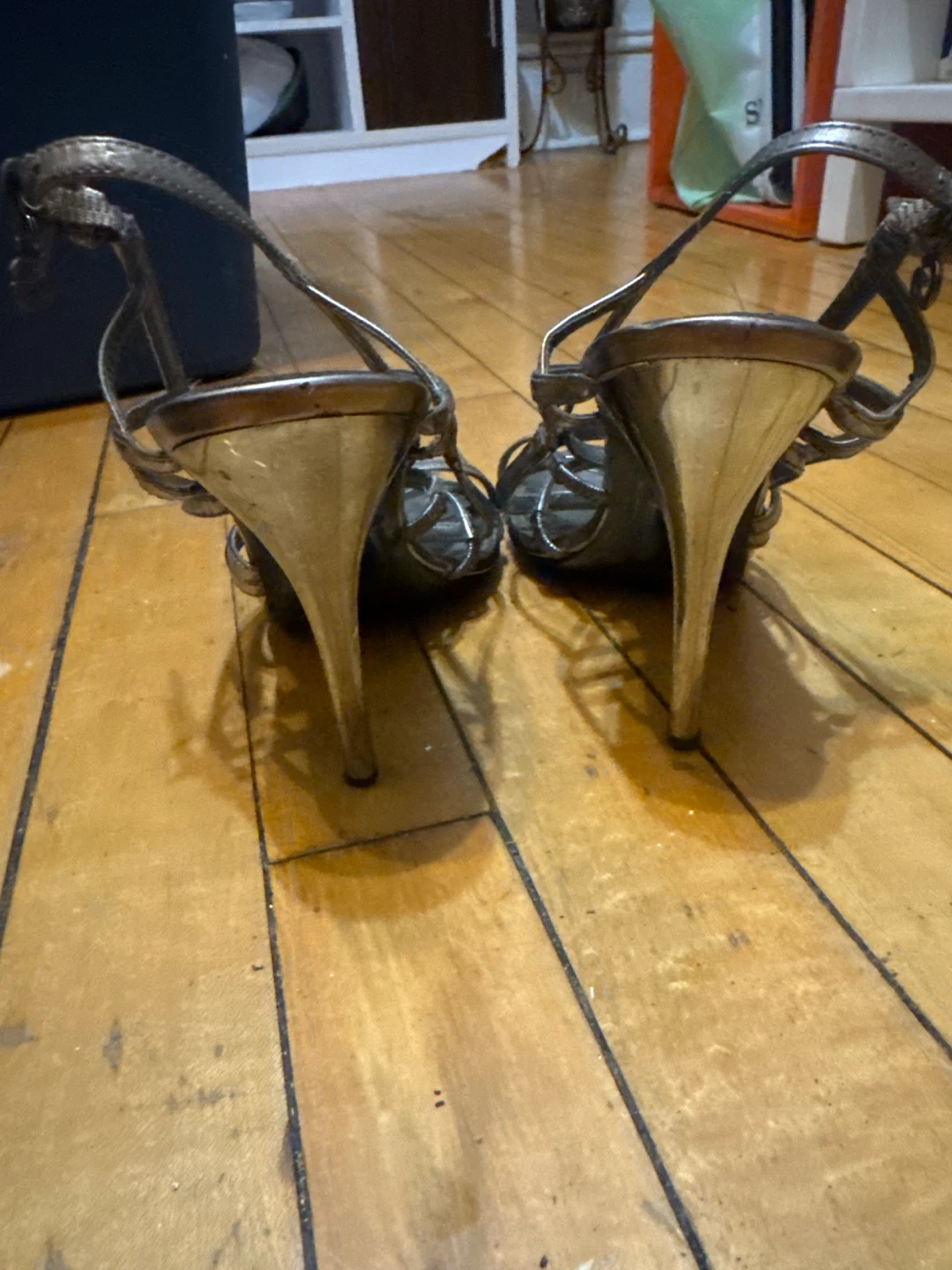 Guess metallic silver stiletto heels size 9.5M - photo 4