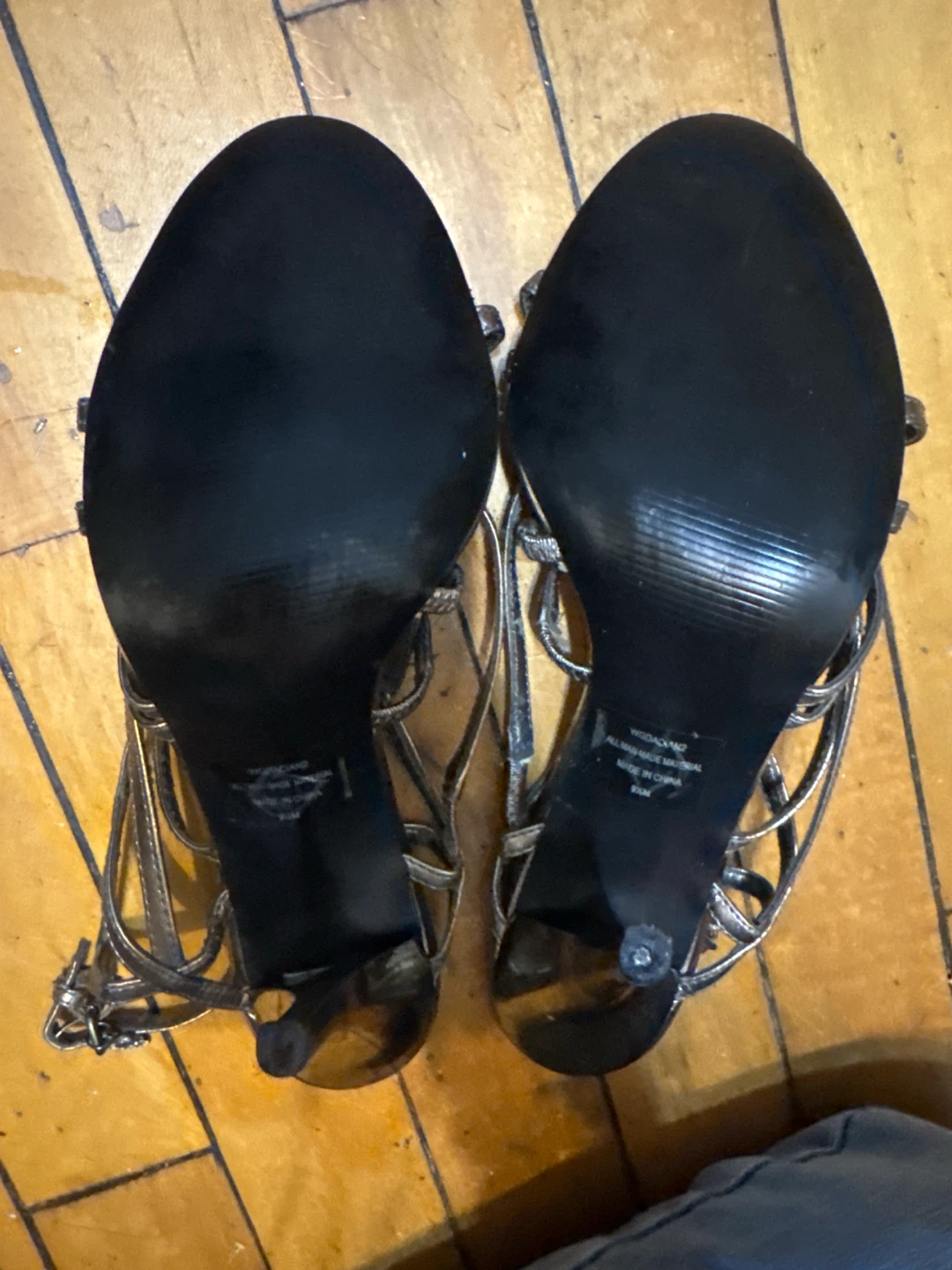 Guess metallic silver stiletto heels size 9.5M - photo 5