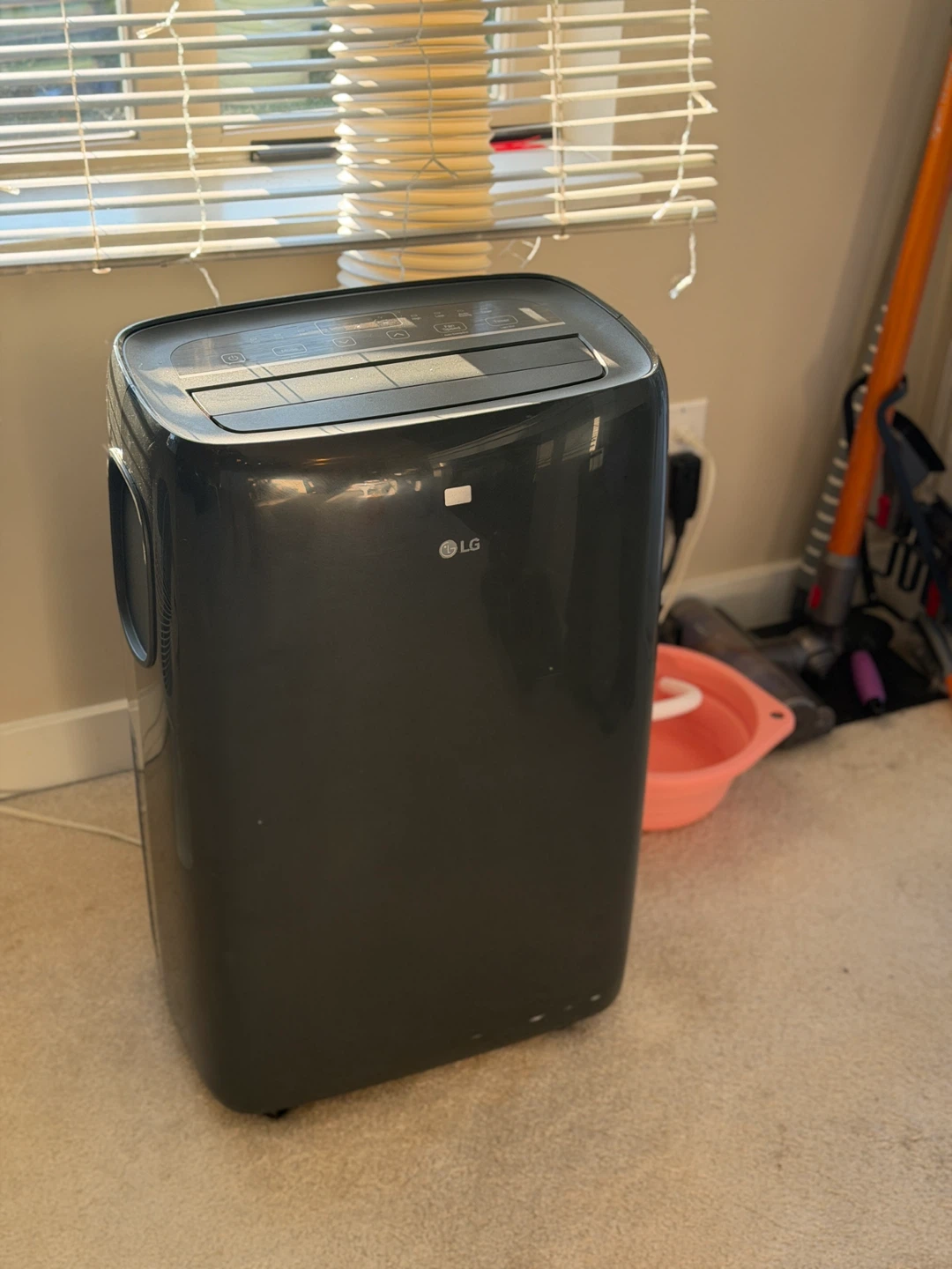 LG Portable Air Conditioner 12,000 BTu