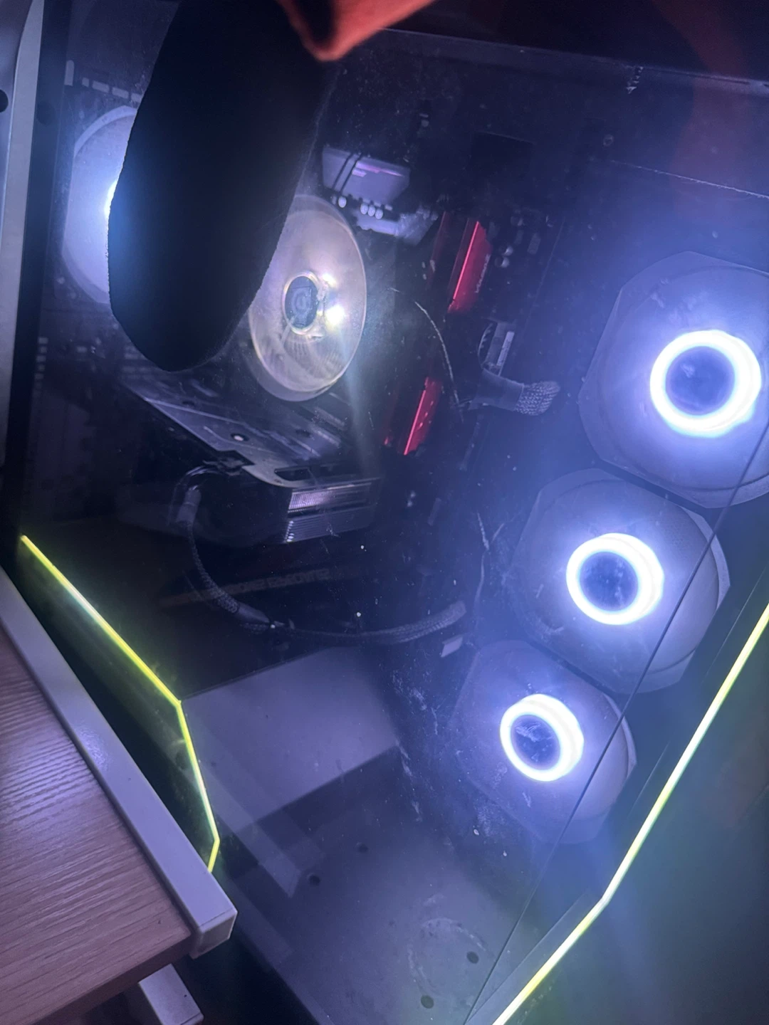 Pc with ryzen 5 5500,rtx 4060, 16gb ram 1tb storage - photo 2