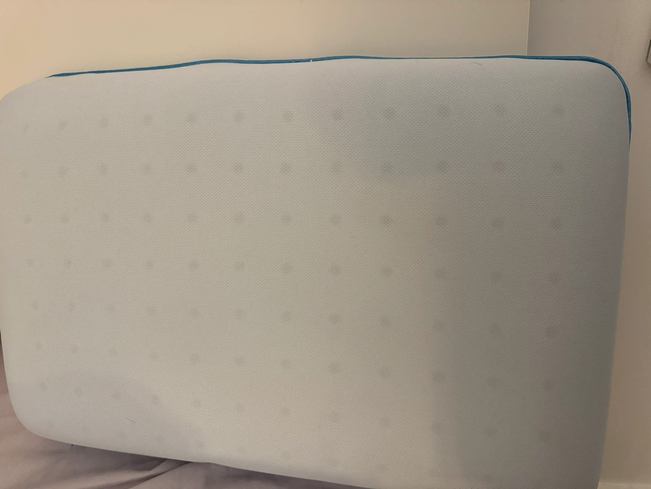 Tailand Memory Foam Pillow(new) - photo 2