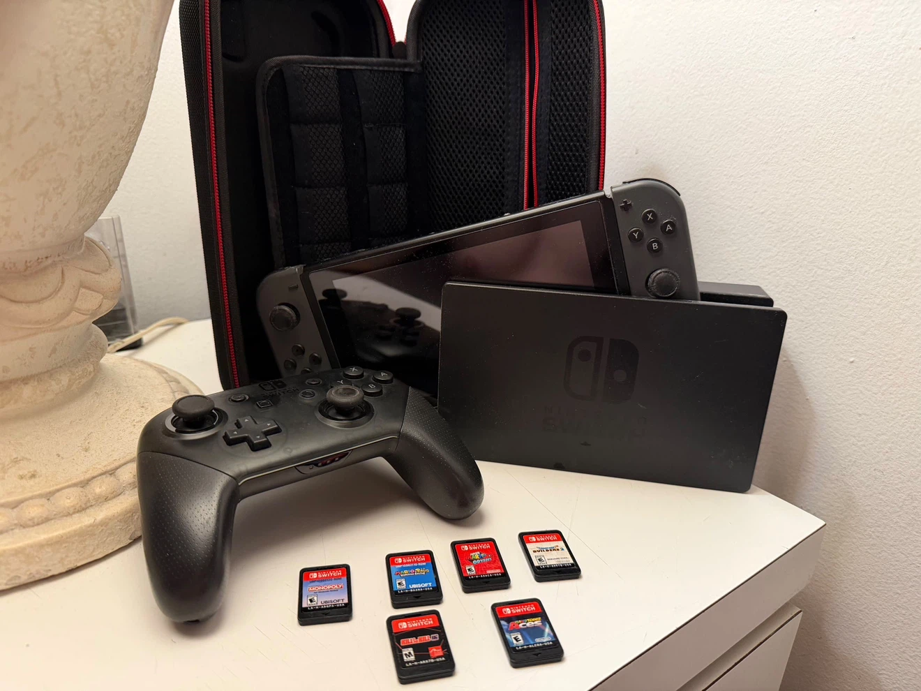 Nintendo Switch Console with Pro Controller and 6 Games - photo 4
