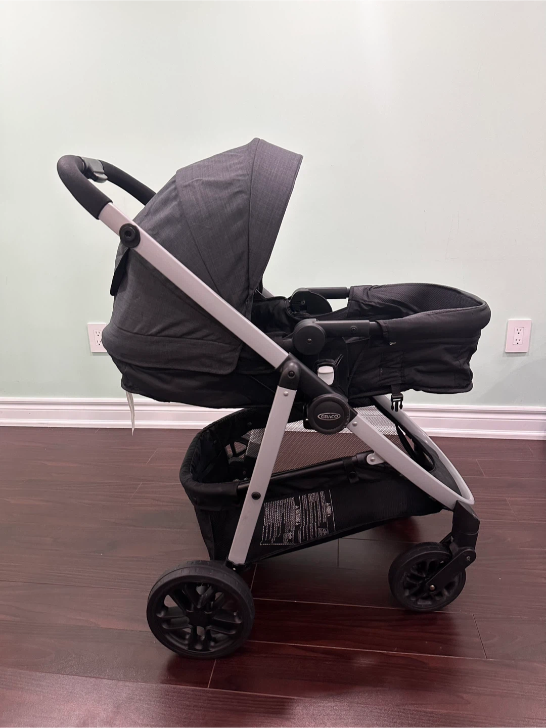 Excellent Graco car seat and stroller - photo 2