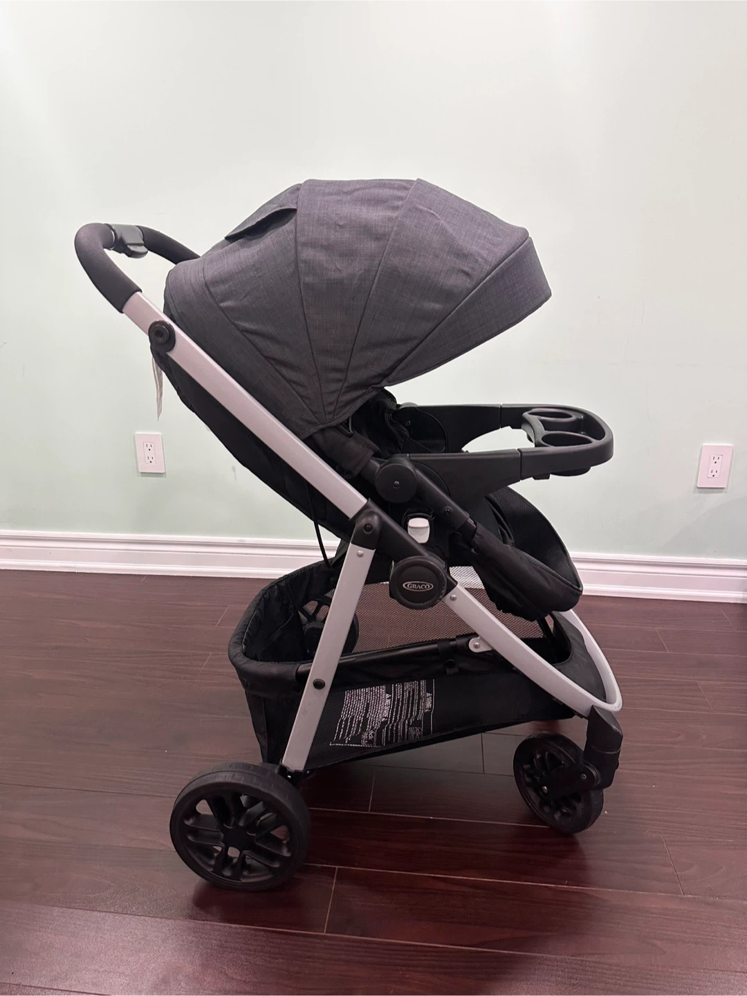 Excellent Graco car seat and stroller - photo 3