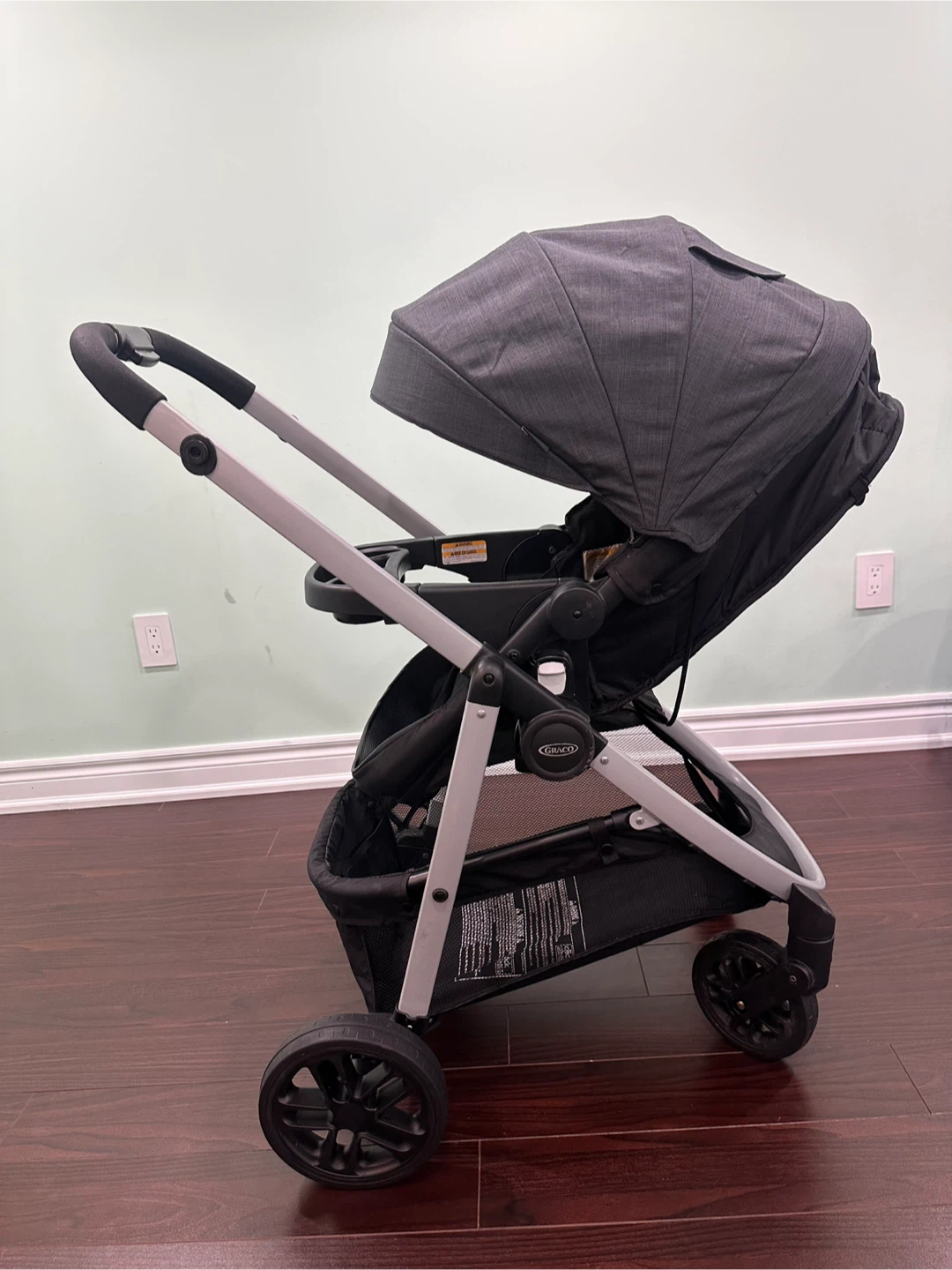 Excellent Graco car seat and stroller - photo 4
