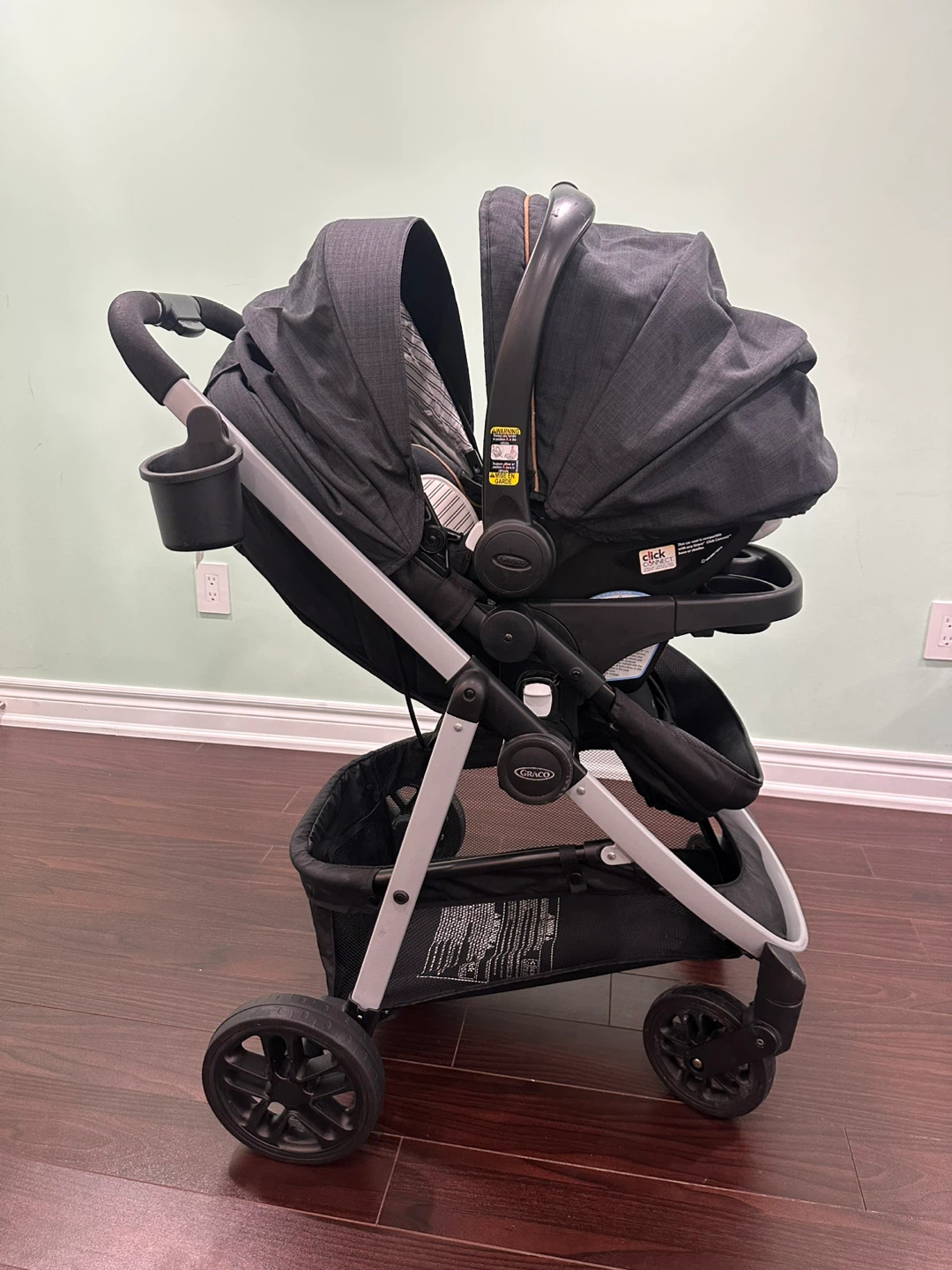 Excellent Graco car seat and stroller - photo 5