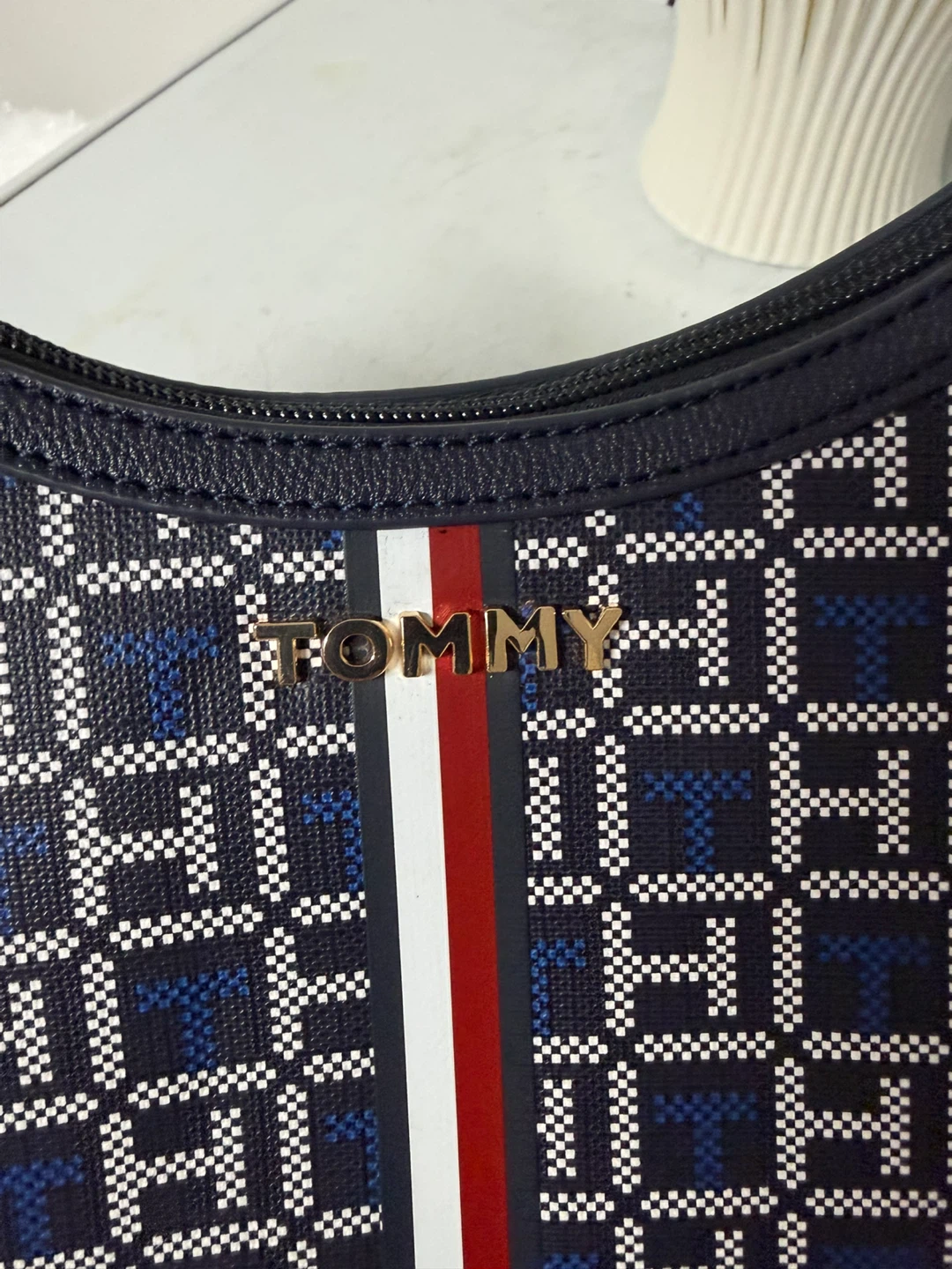 Tommy Hilfiger Monogram Crescent Bag - photo 4