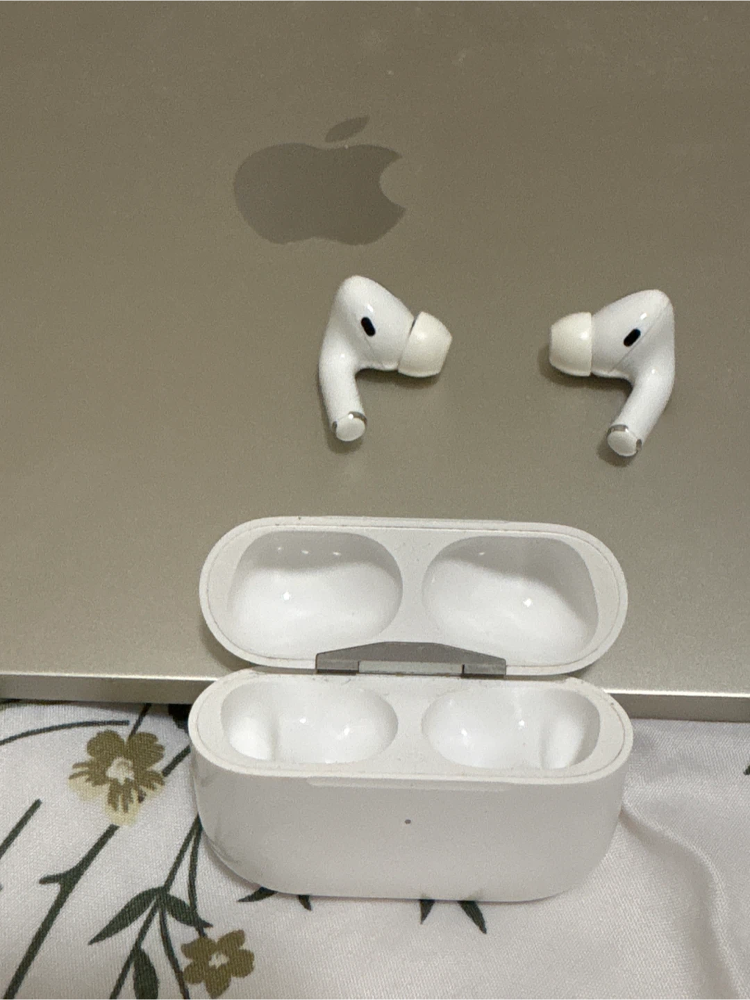 Apple AirPods Pro 1 - photo 3