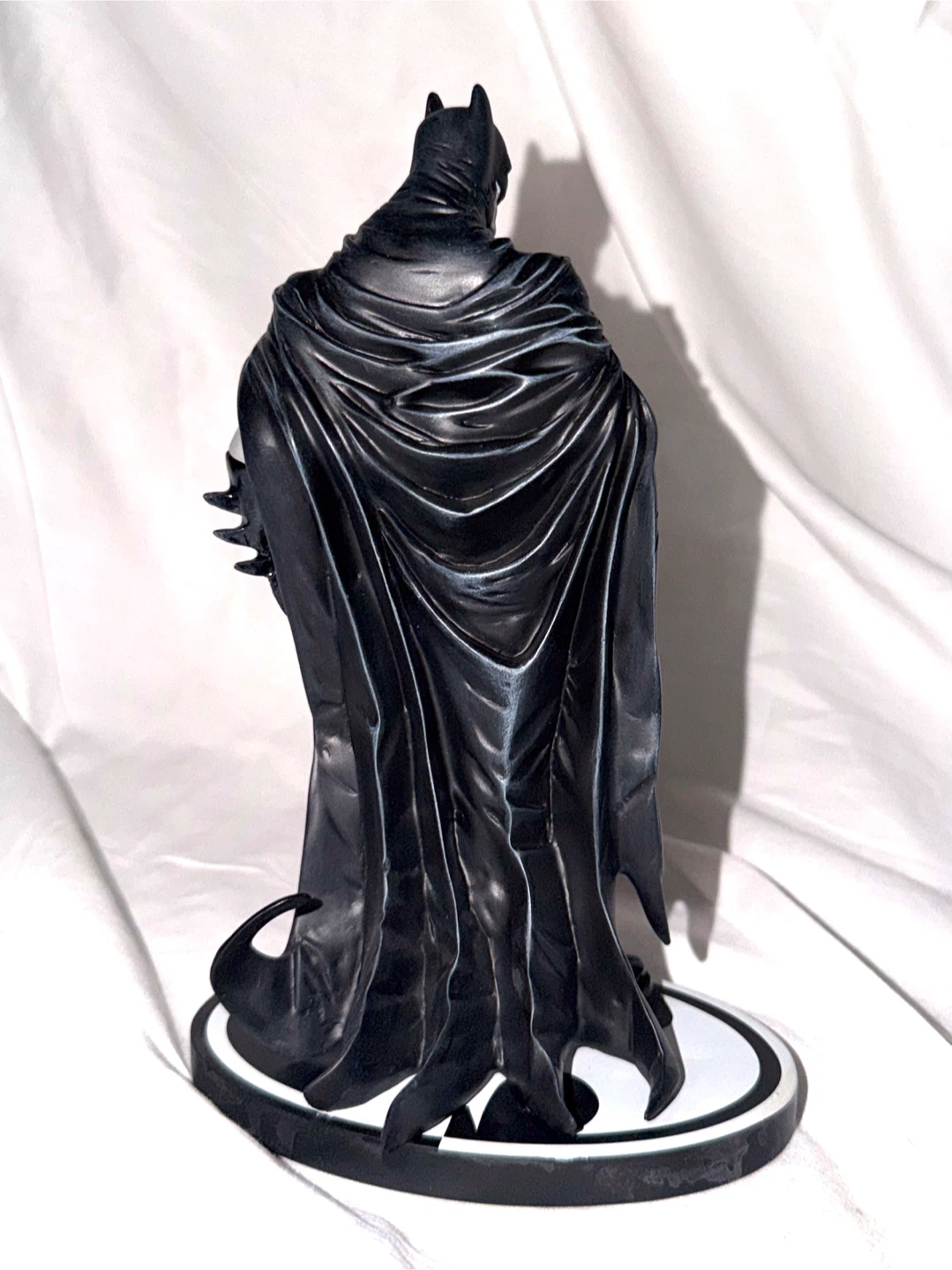 Batman Black and White Statue by Eduardo Risso - photo 5