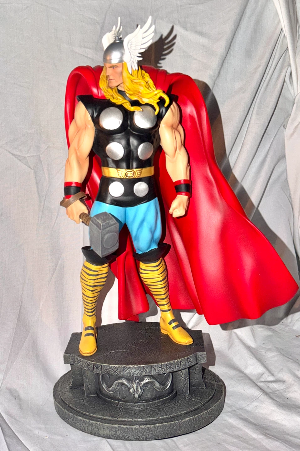 Bowen Designs The Mighty Thor Painted Statue - photo 2