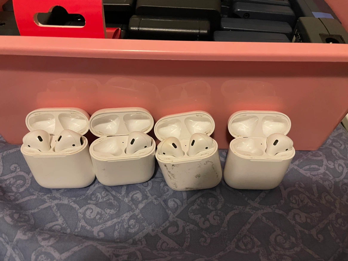 Apple AirPods Wireless Earbuds