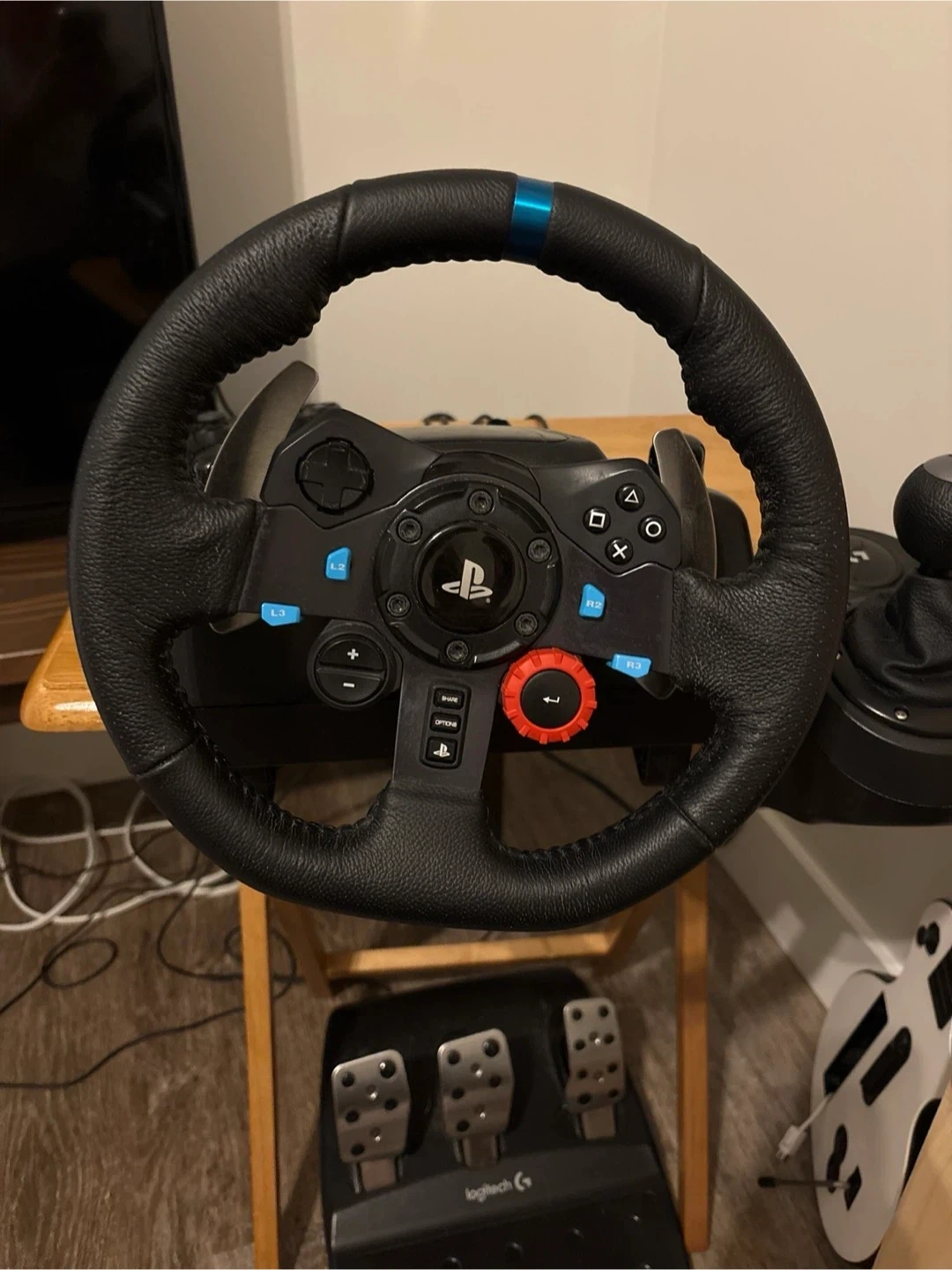 Logitech G29 Driving Force Racing Wheel and Pedals