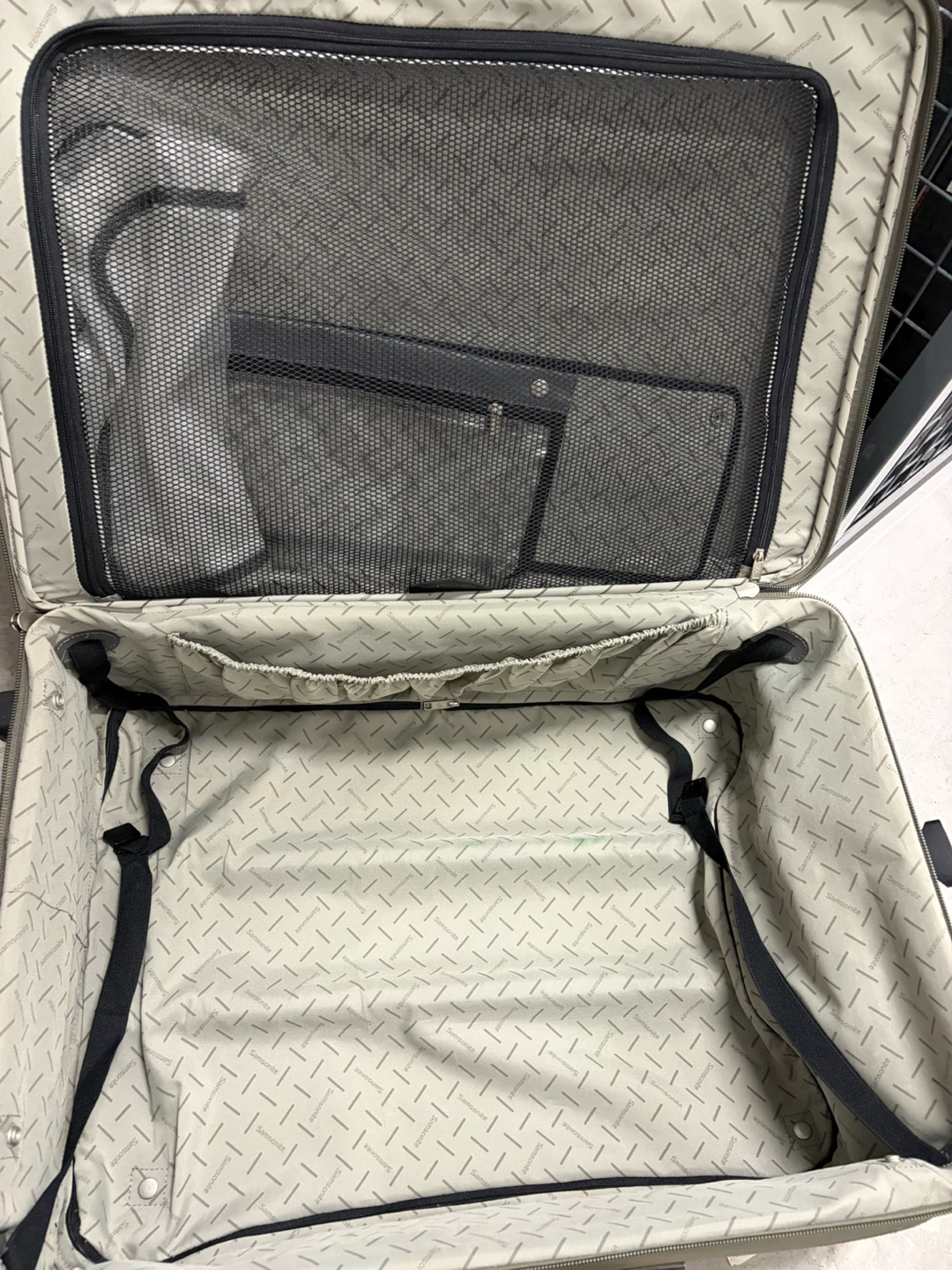 Samsonite Softside Carry-On Luggage - photo 4