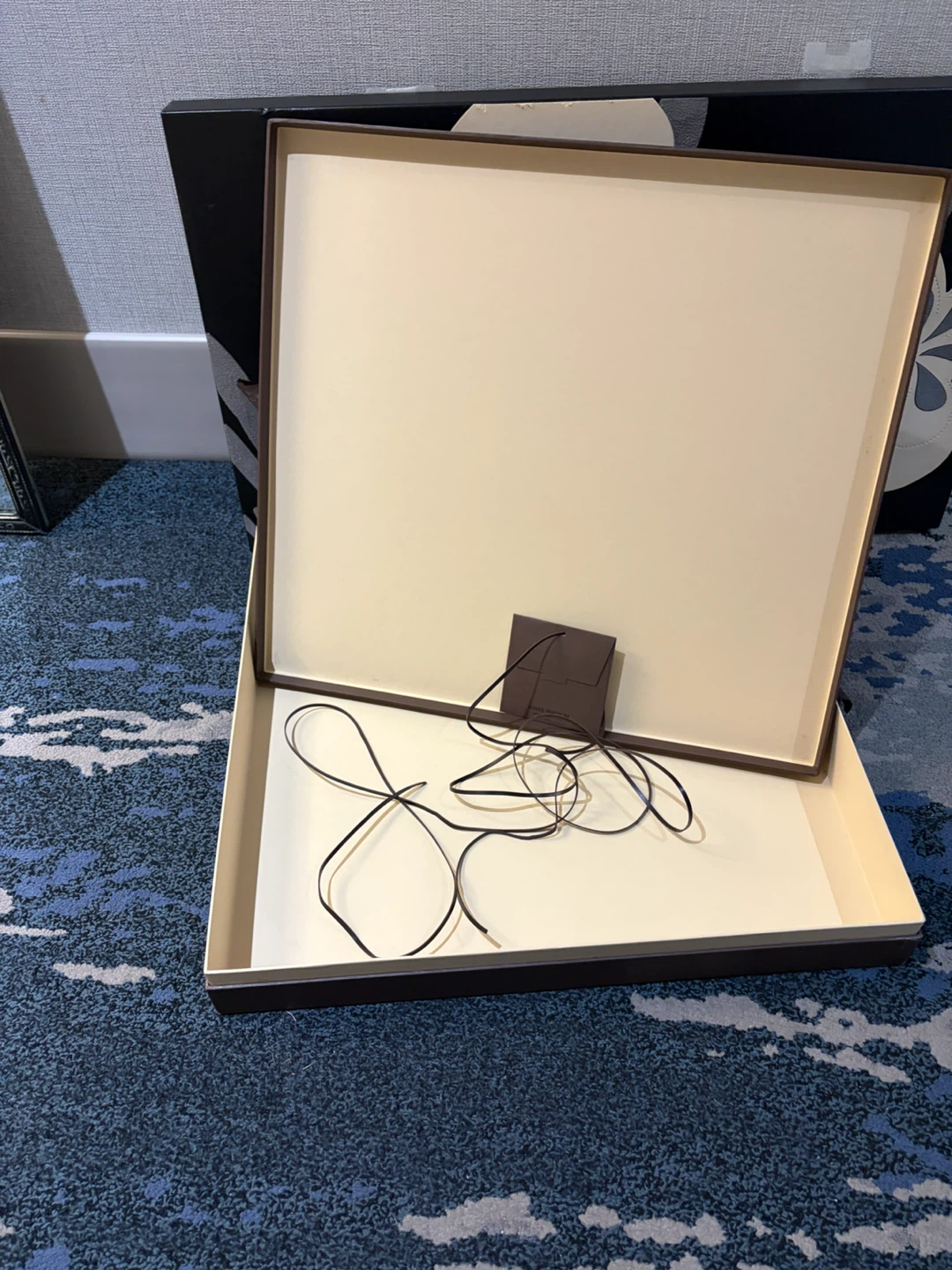 Authentic Louis Vuitton Box - photo 4