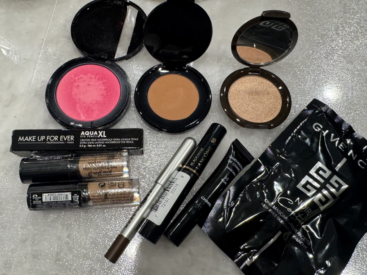 Assorted Luxury Makeup travel size - photo 2