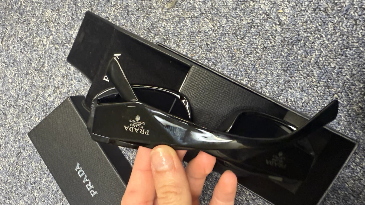 Black brand new sunglasses - photo 2