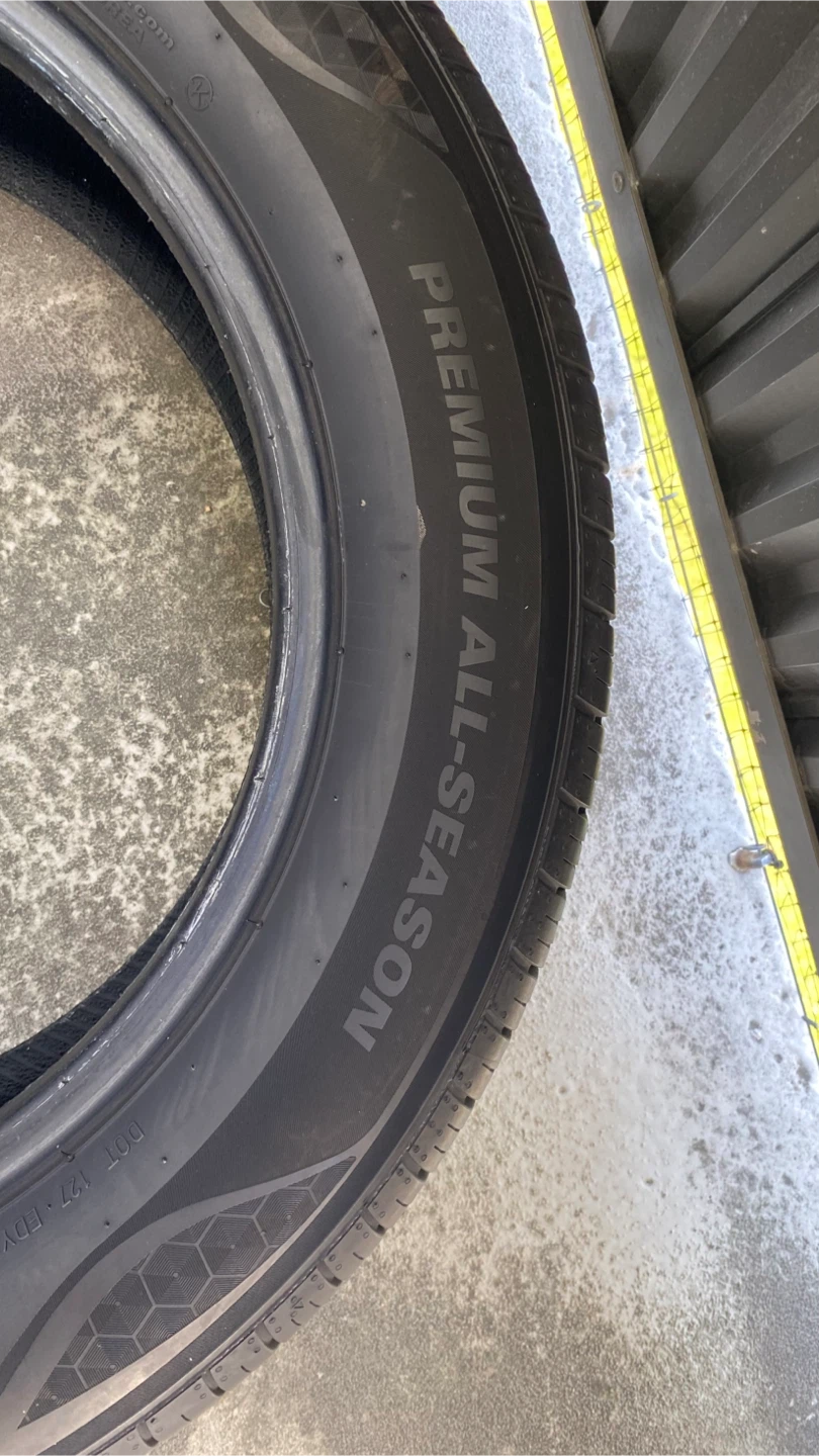 Only 1 Kumho Solus TA51 215/60 R17 Tire - photo 4