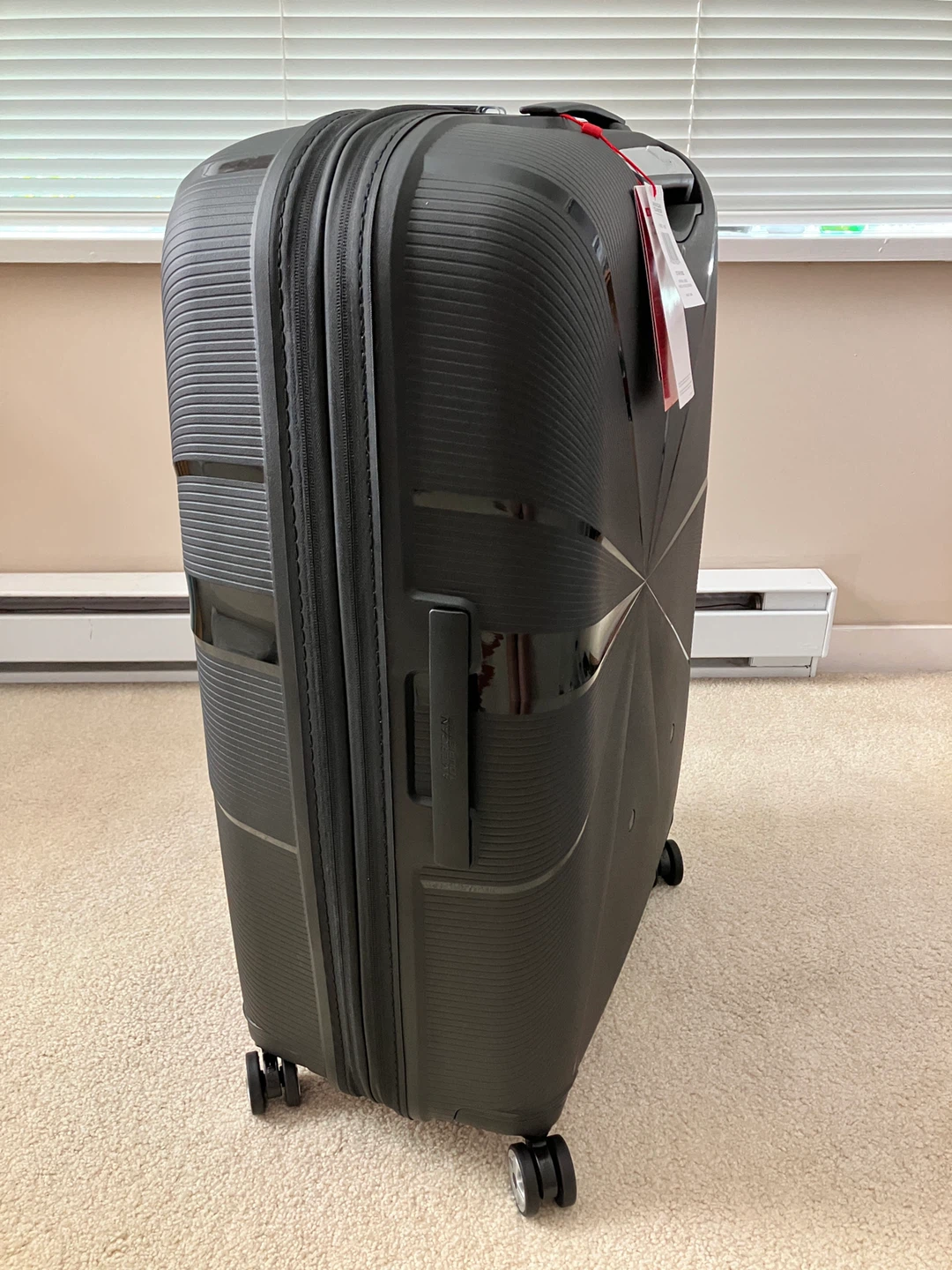American Tourister Black Spinner Suitcase - photo 4