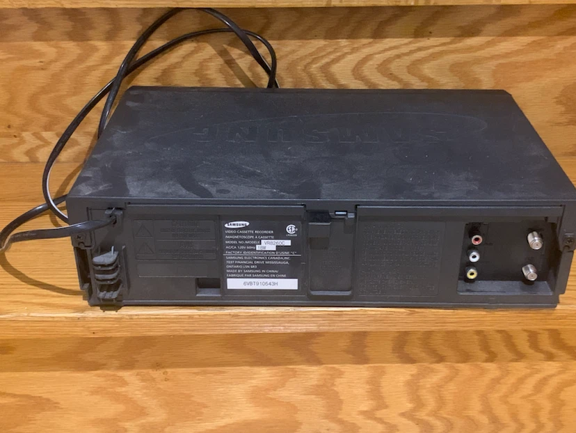 Samsung VR8260C VHS Video Cassette Recorder - photo 2