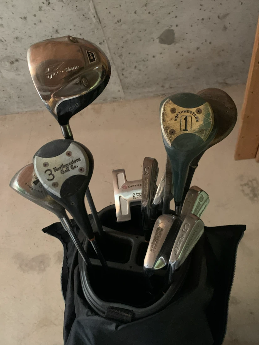 Spalding Golf Bag with Mixed Clubs
