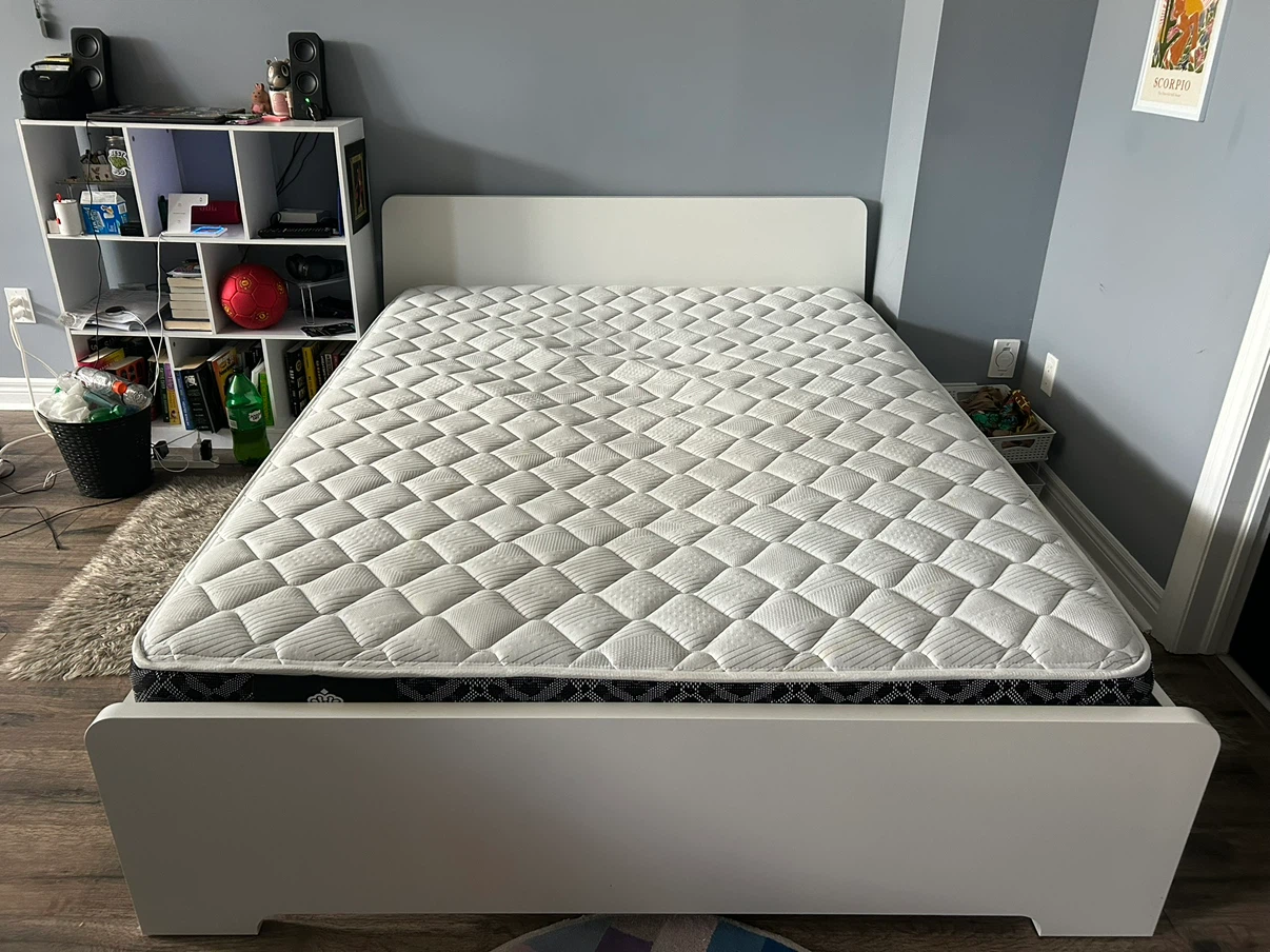 Kingsdown Mattress with White Bed Frame - photo 2